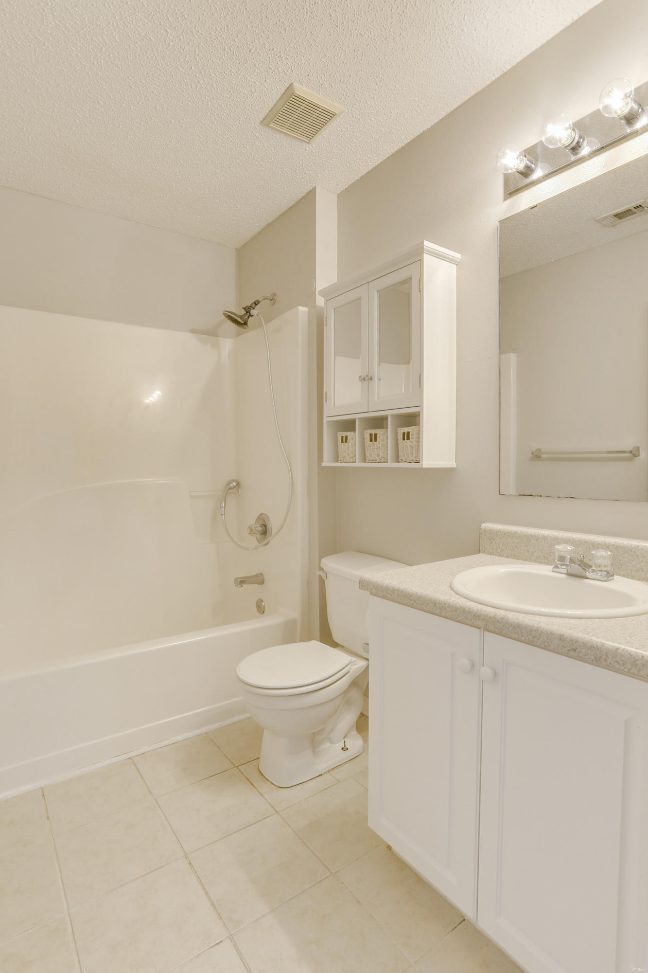 COUNTRYVIEW ESTATES 8TH ADDN - Residential