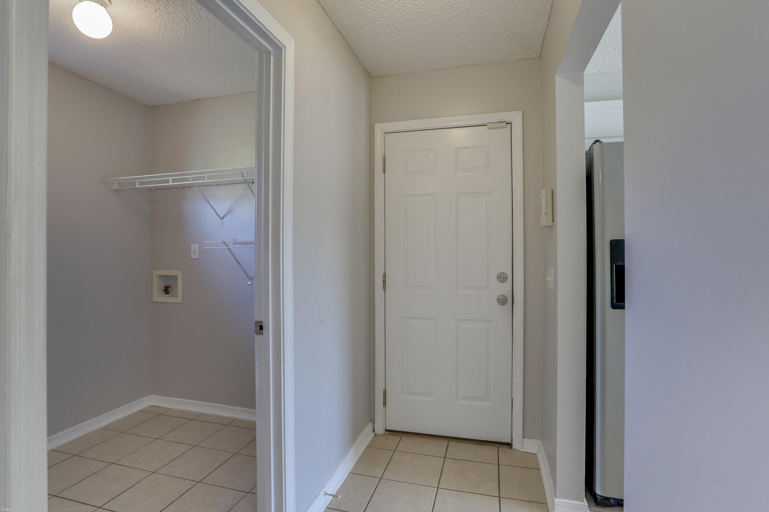 COUNTRYVIEW ESTATES 8TH ADDN - Residential