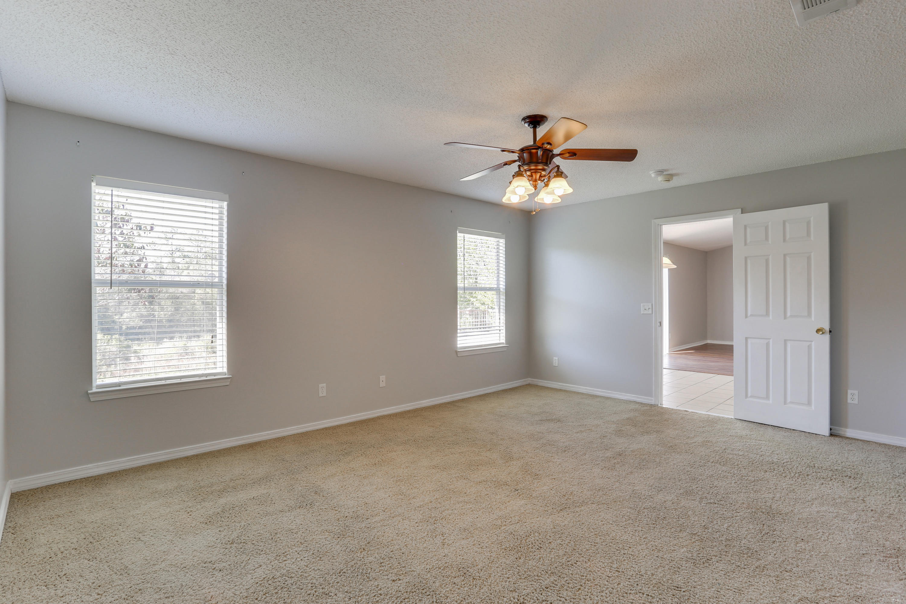 COUNTRYVIEW ESTATES 8TH ADDN - Residential