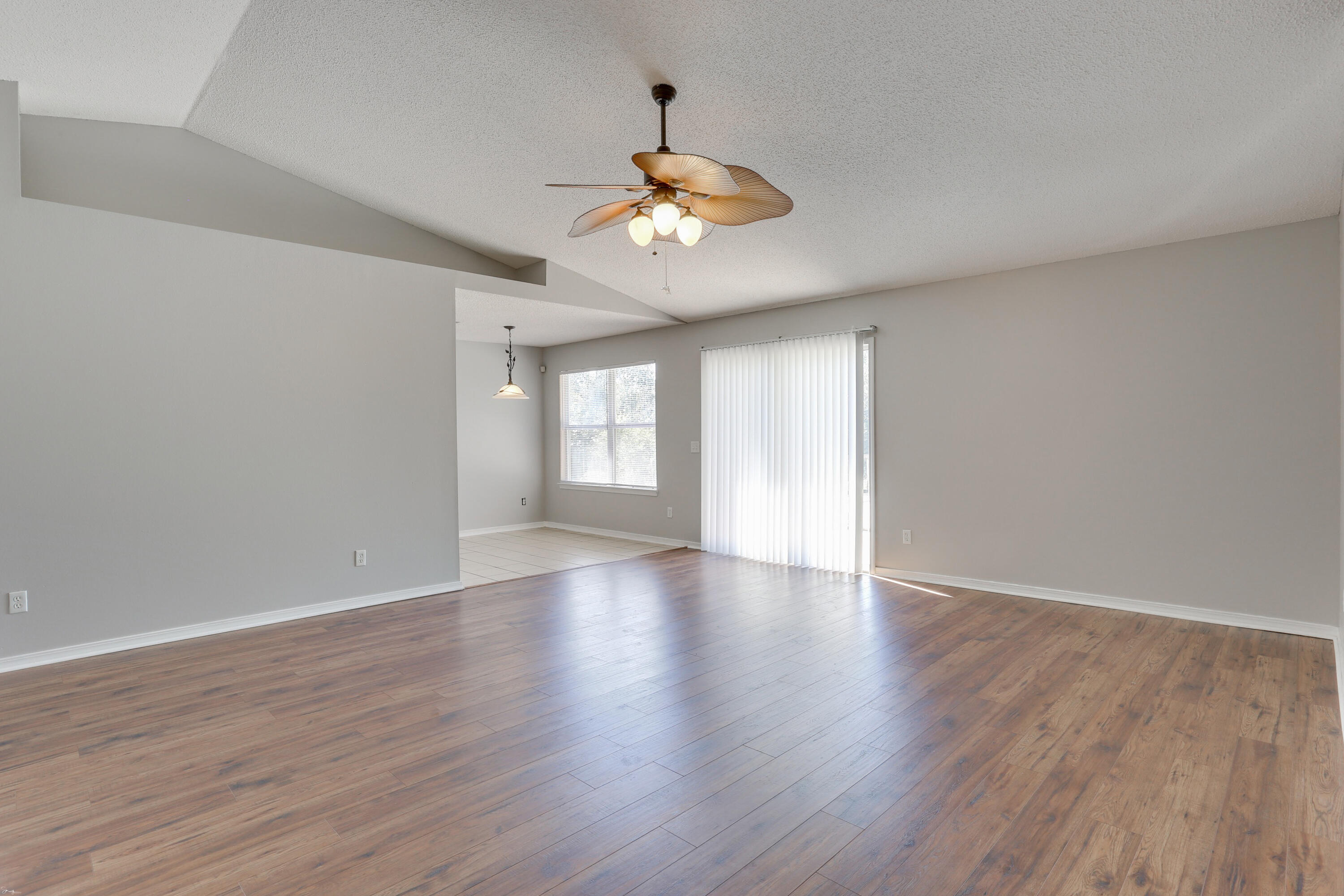 COUNTRYVIEW ESTATES 8TH ADDN - Residential