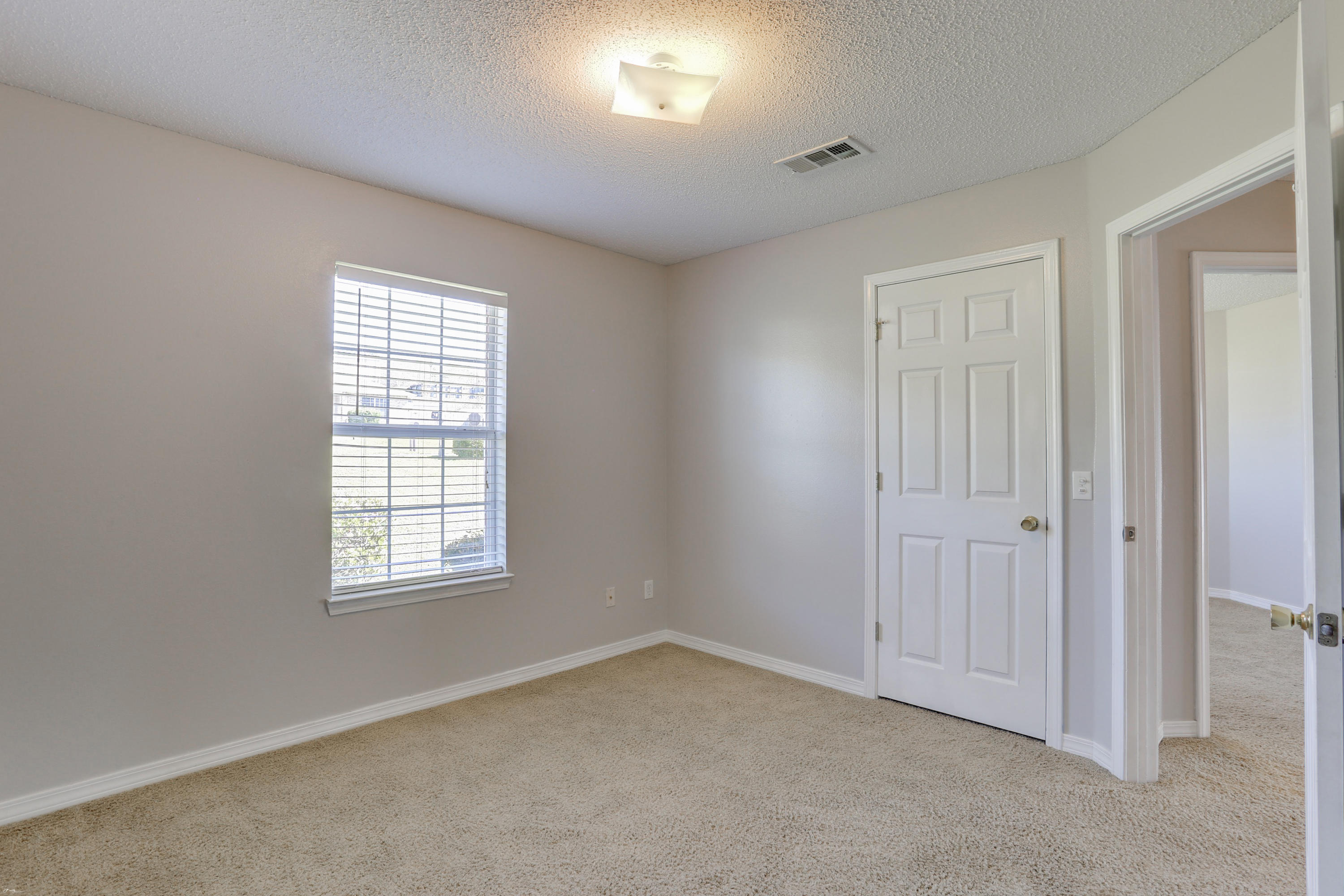 COUNTRYVIEW ESTATES 8TH ADDN - Residential