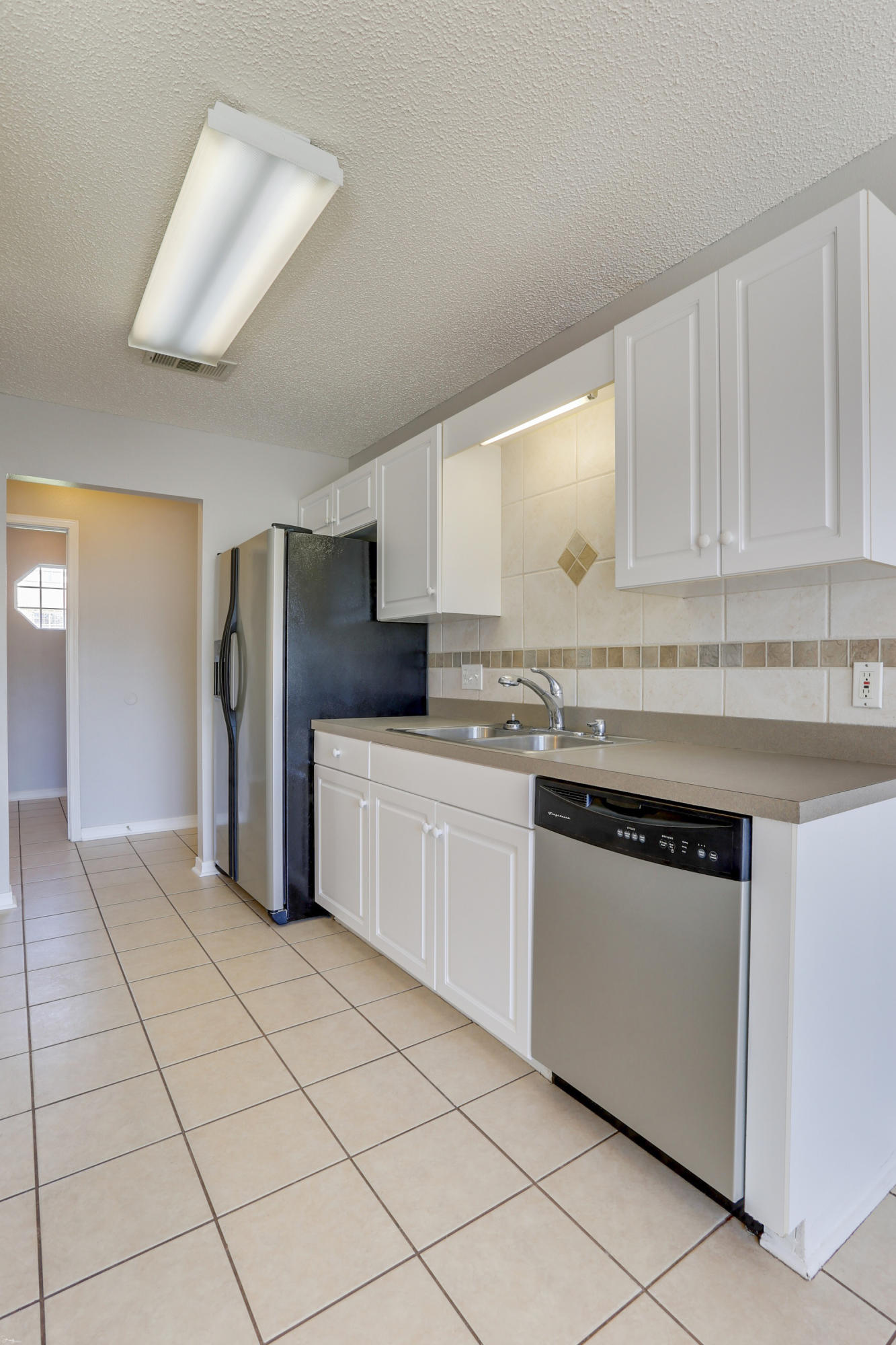 COUNTRYVIEW ESTATES 8TH ADDN - Residential