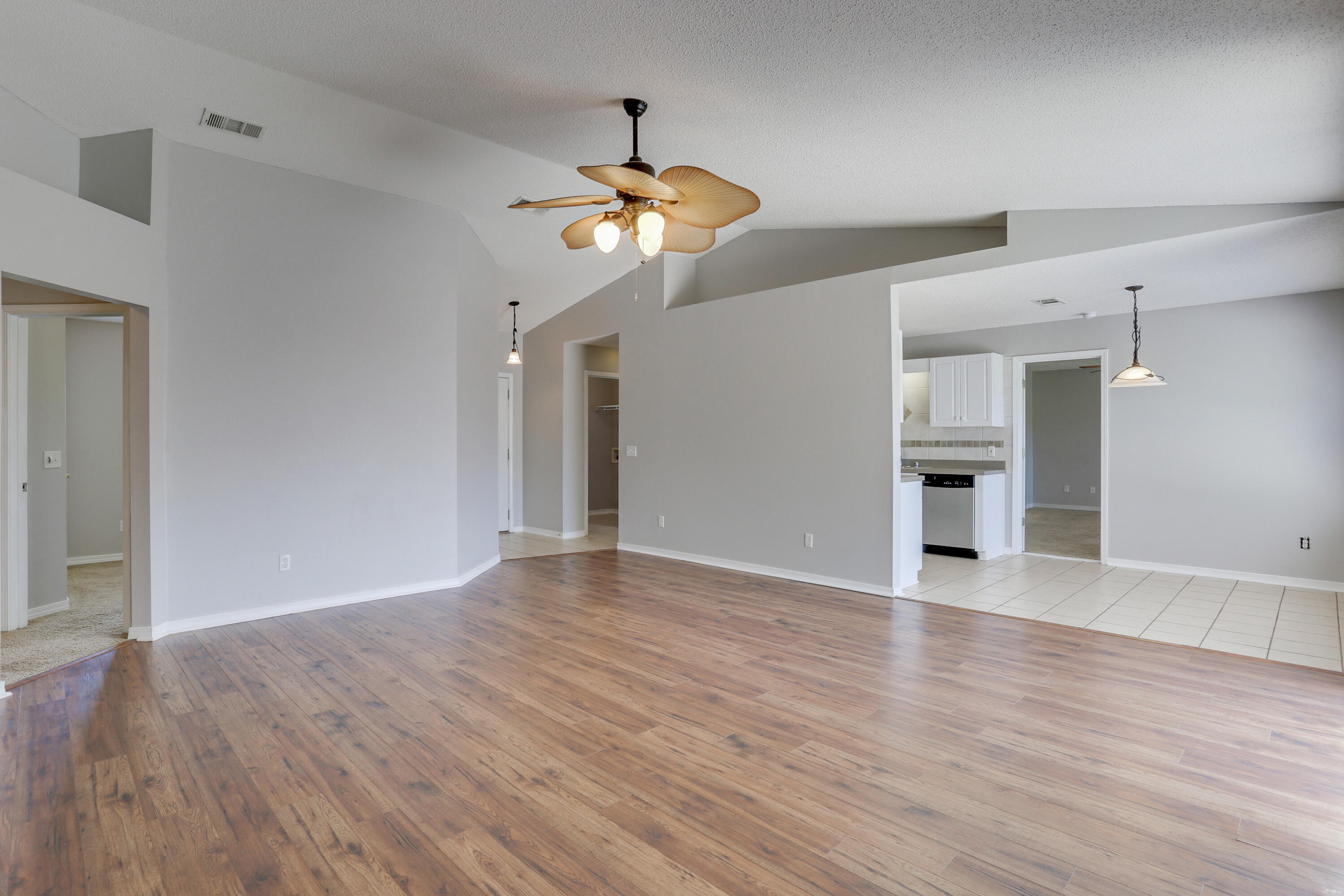 COUNTRYVIEW ESTATES 8TH ADDN - Residential