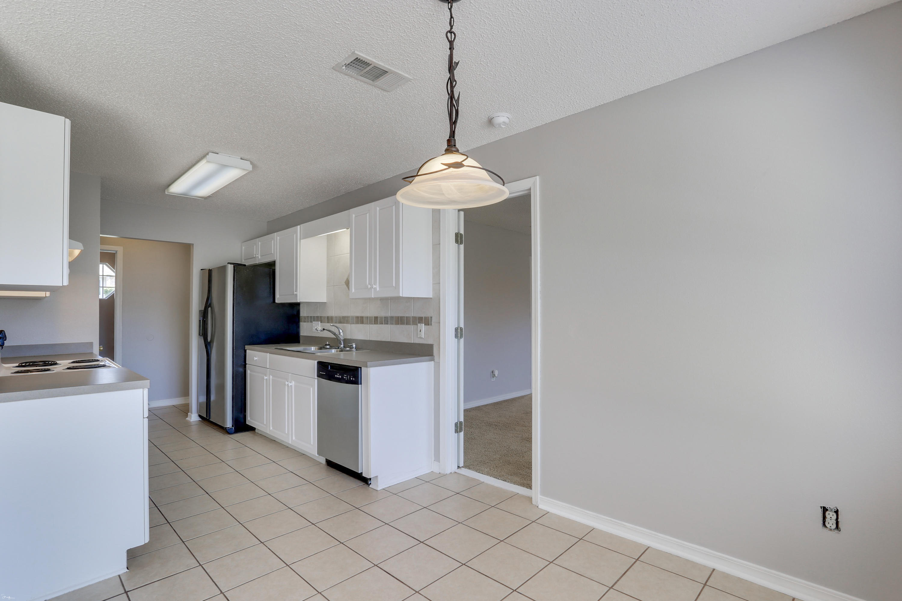 COUNTRYVIEW ESTATES 8TH ADDN - Residential