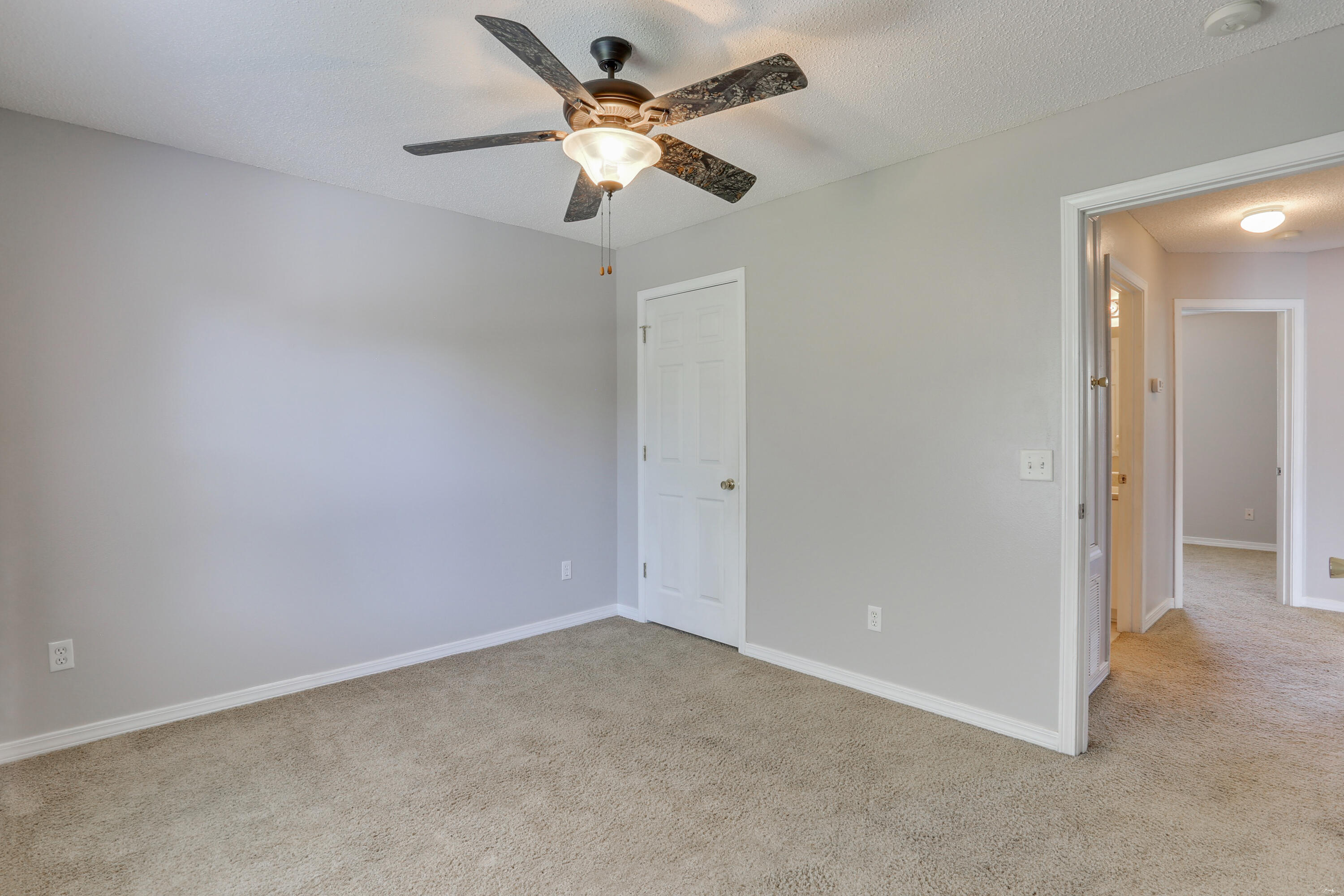 COUNTRYVIEW ESTATES 8TH ADDN - Residential