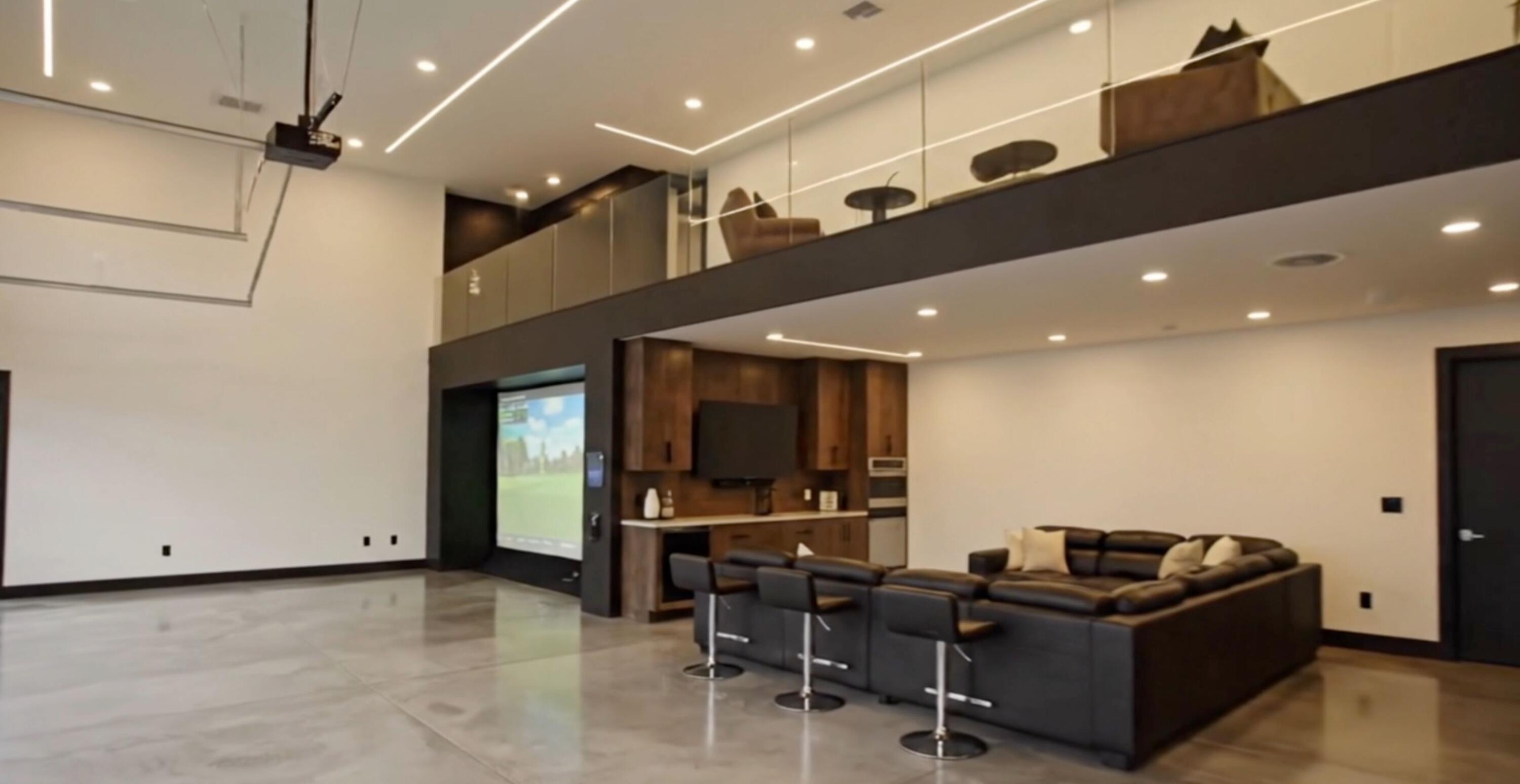 GARAGE 30A LUXURY MOTOR CONDOS - Residential