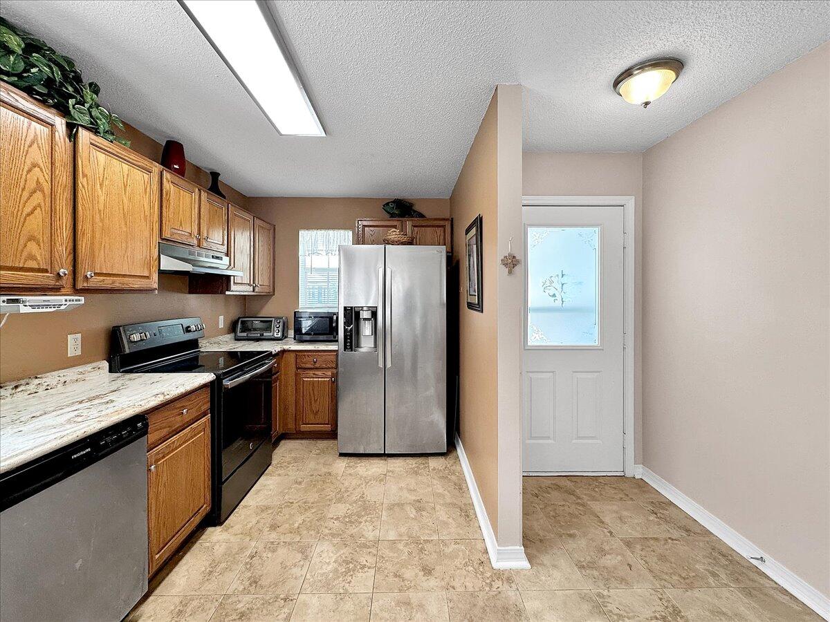 SHADOW LAKES - Residential