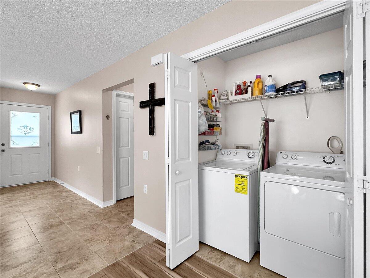 SHADOW LAKES - Residential