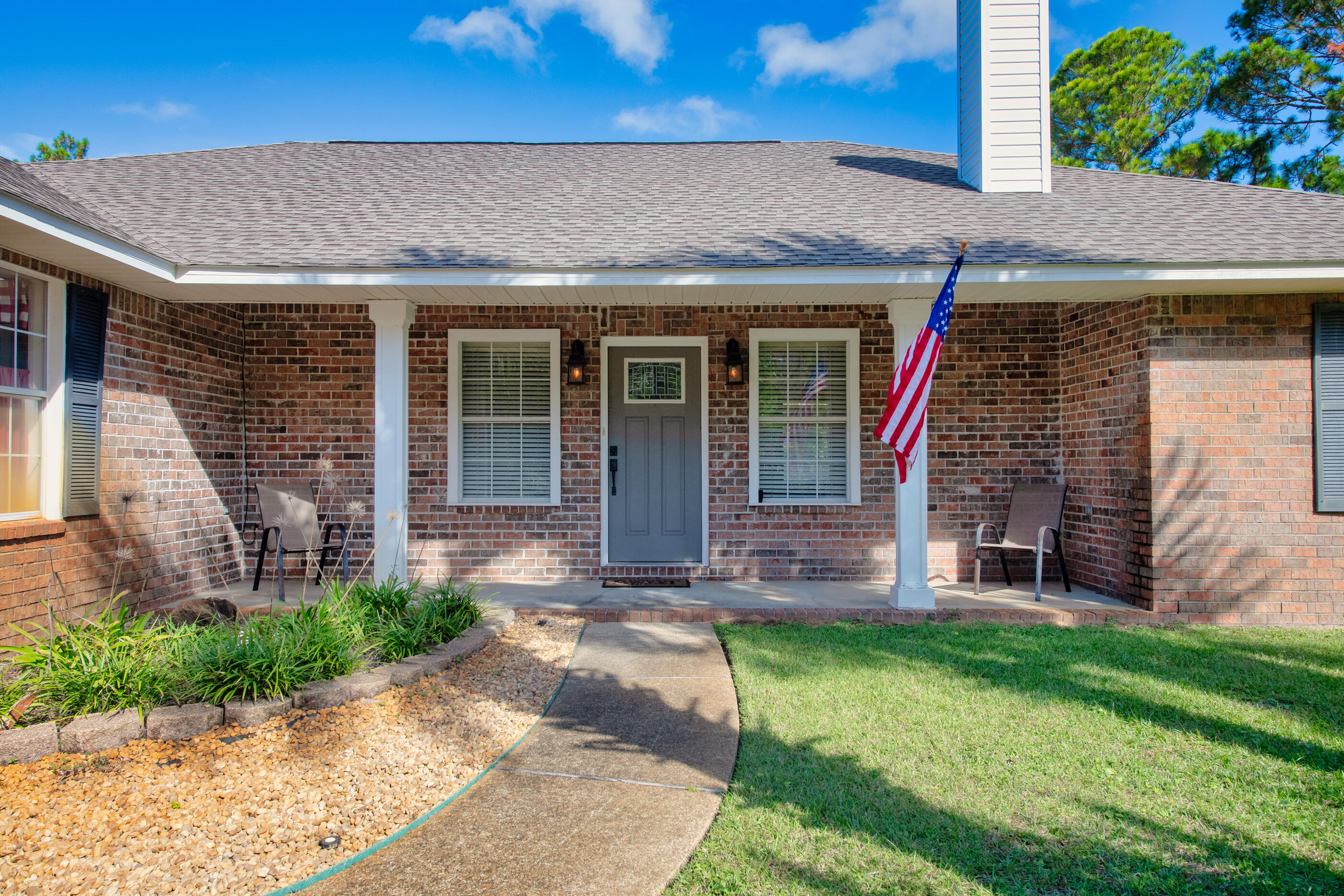 Beautiful all brick home on 1/2 an acre with RV/Boat parking and double gate leading to the spacious backyard. Live a life of convenience without the maintenance. Holley By The Sea offers 3 pools, tennis courts, a full weight room, and RV and tent campground. Roof: 2021/HVAC 2018/Water Heater 2019. Safe, Washer and dryer Convey! Room for a pool as the septic is located to the left of the patio. Chelsee Raynsford made this an enjoyable and smooth experience from contract to close on the buyer's side!