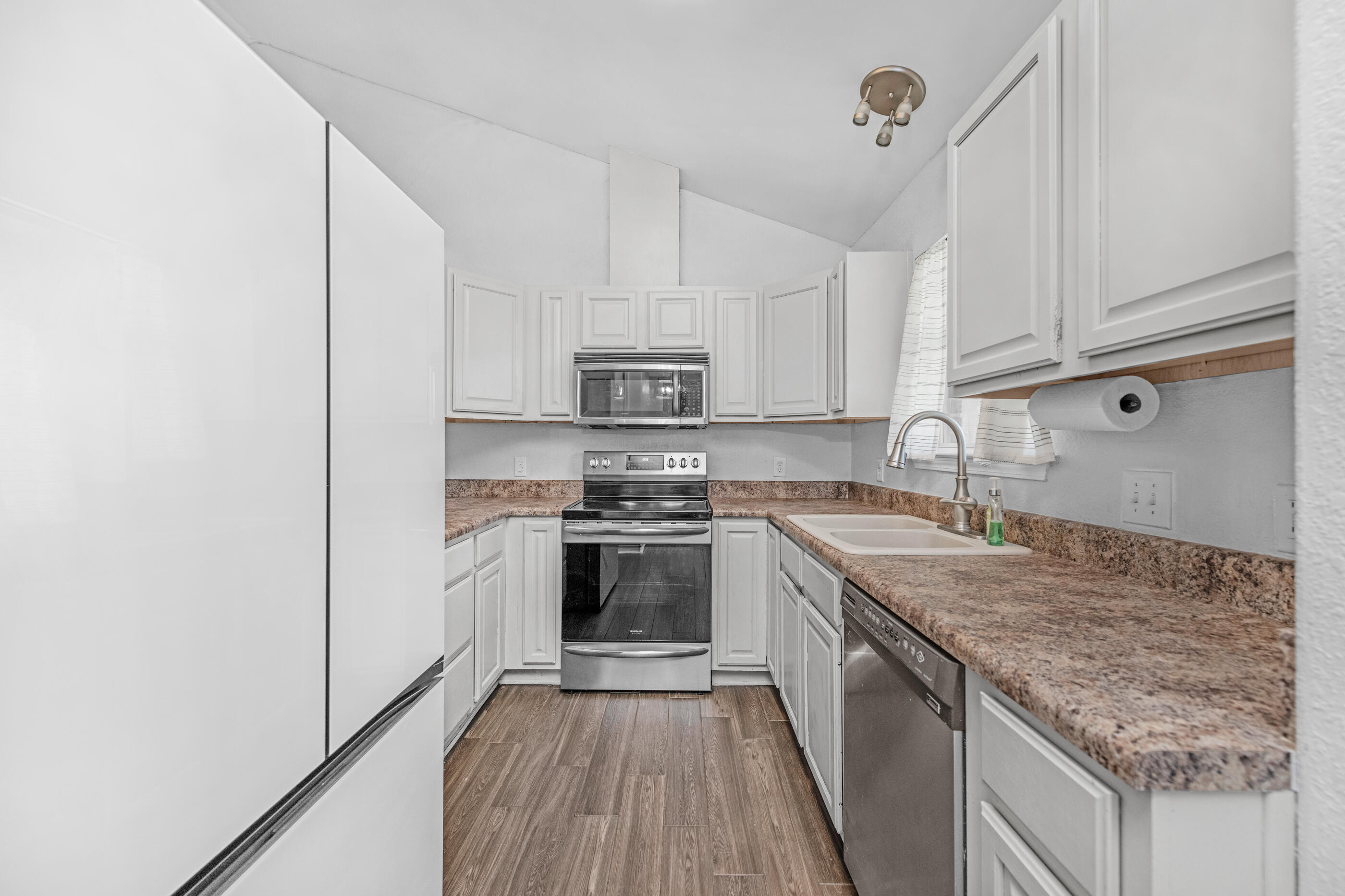 HOLLEY BY THE SEA - Residential