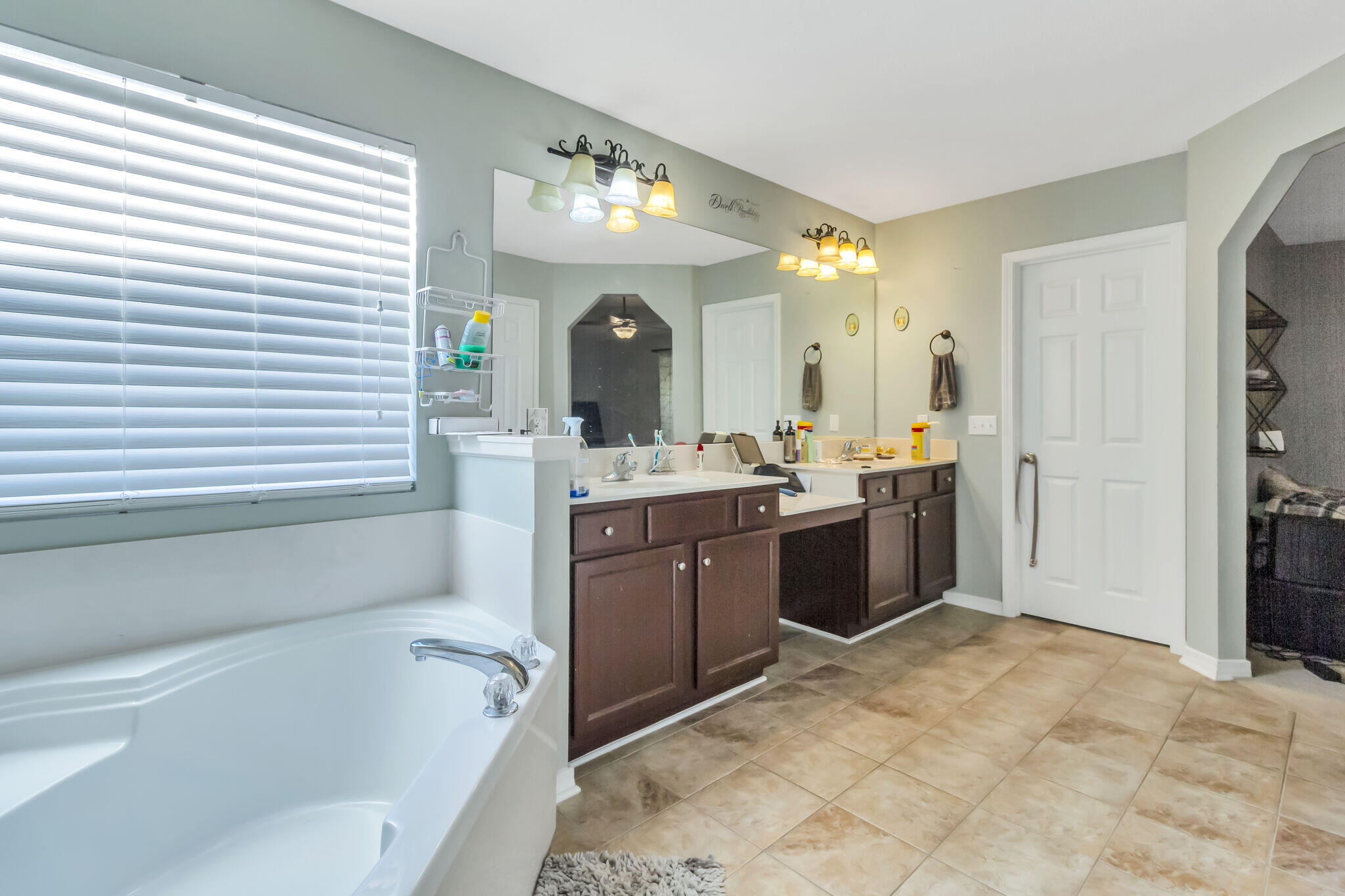 RIVERCHASE S/D PH 1 - Residential Lease