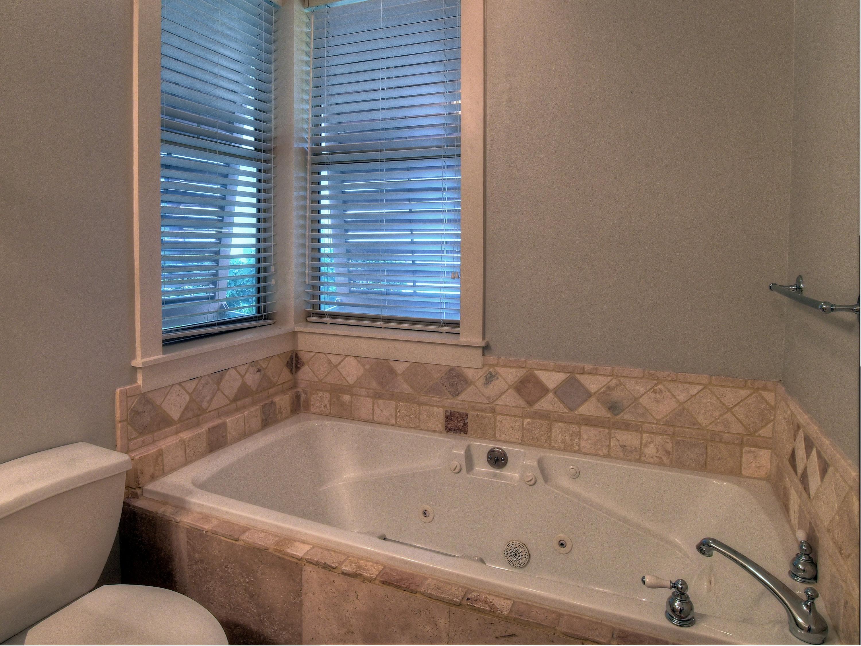 MAGNOLIA BAY - Residential