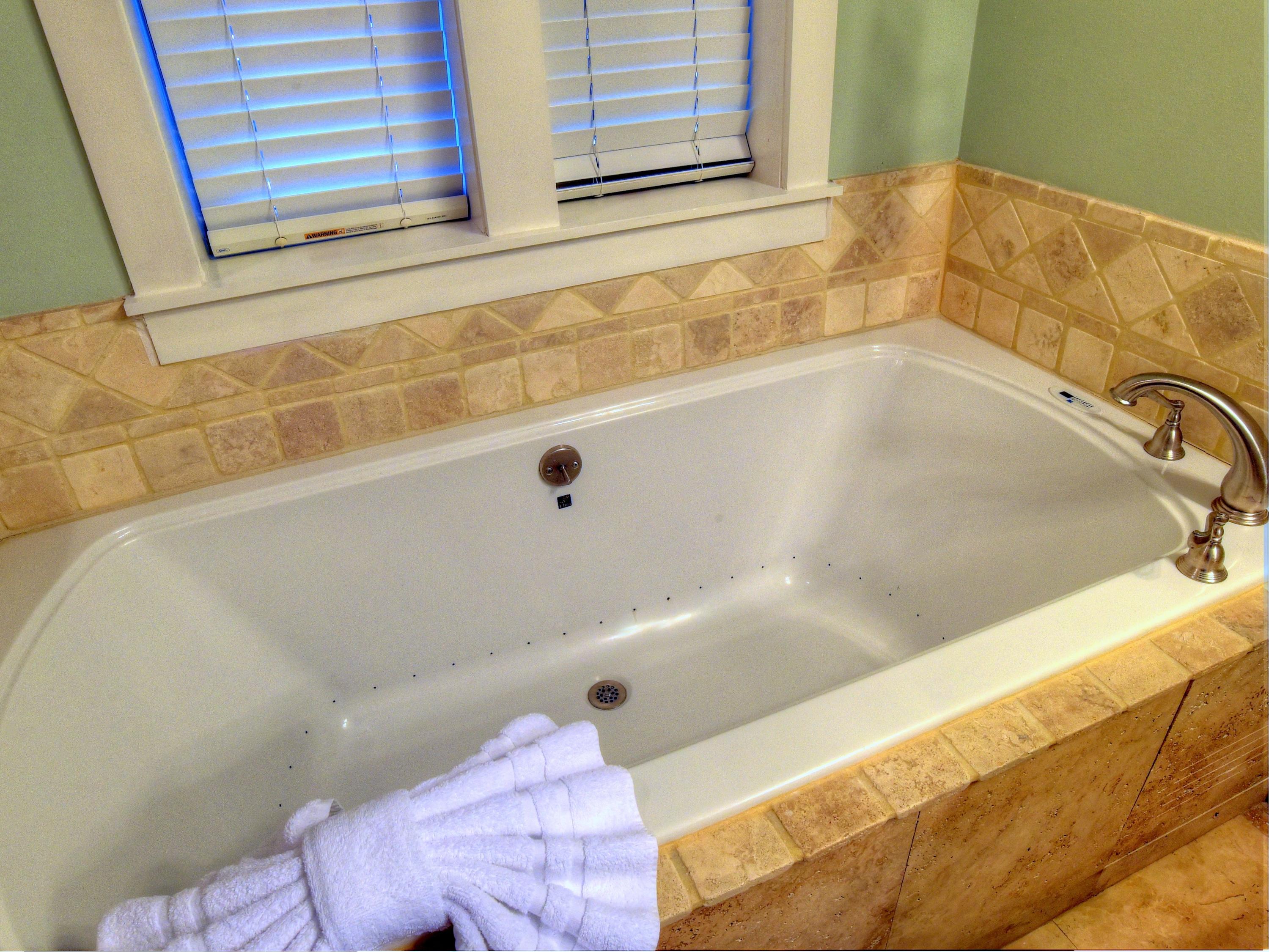 MAGNOLIA BAY - Residential