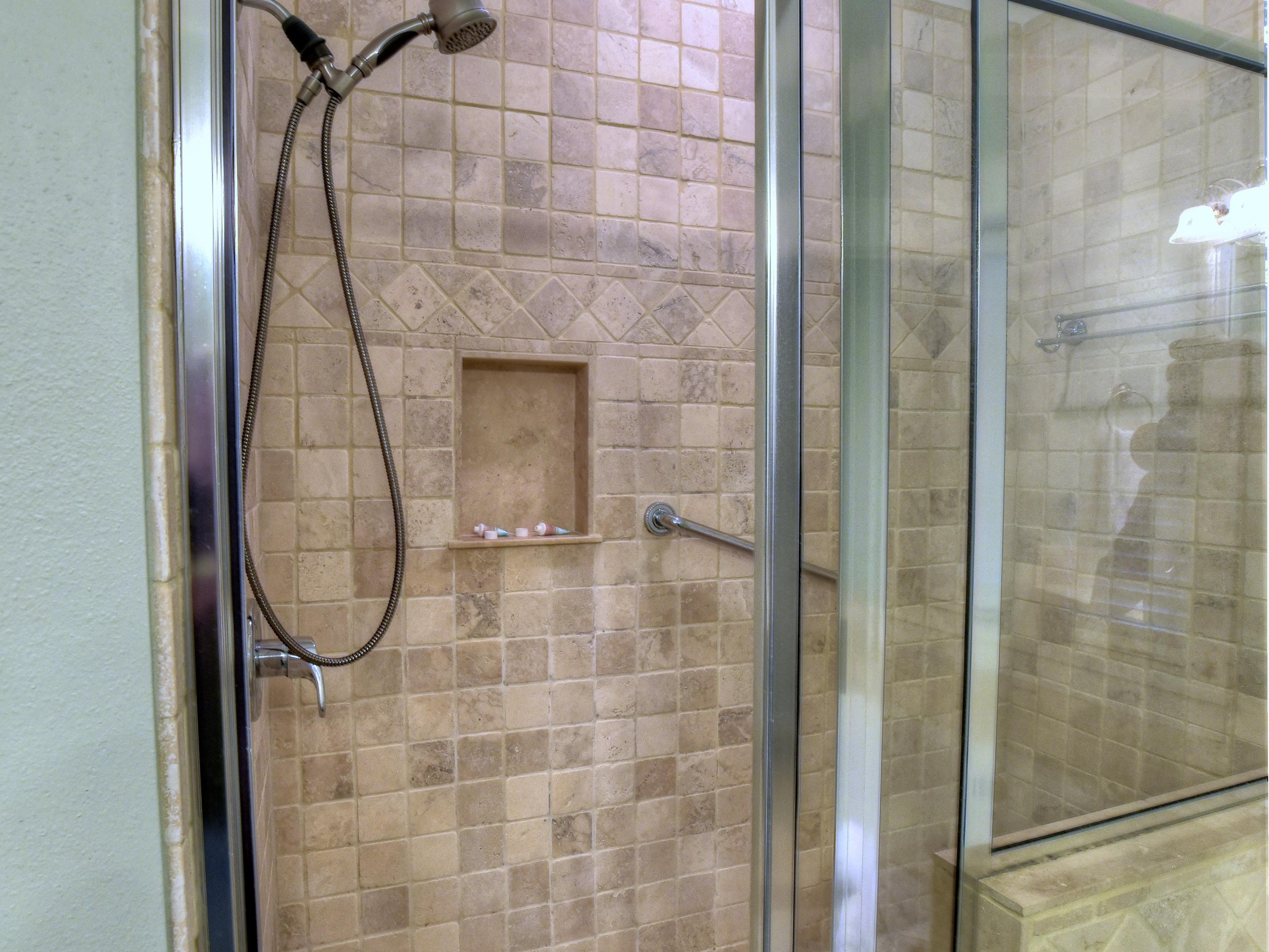 MAGNOLIA BAY - Residential