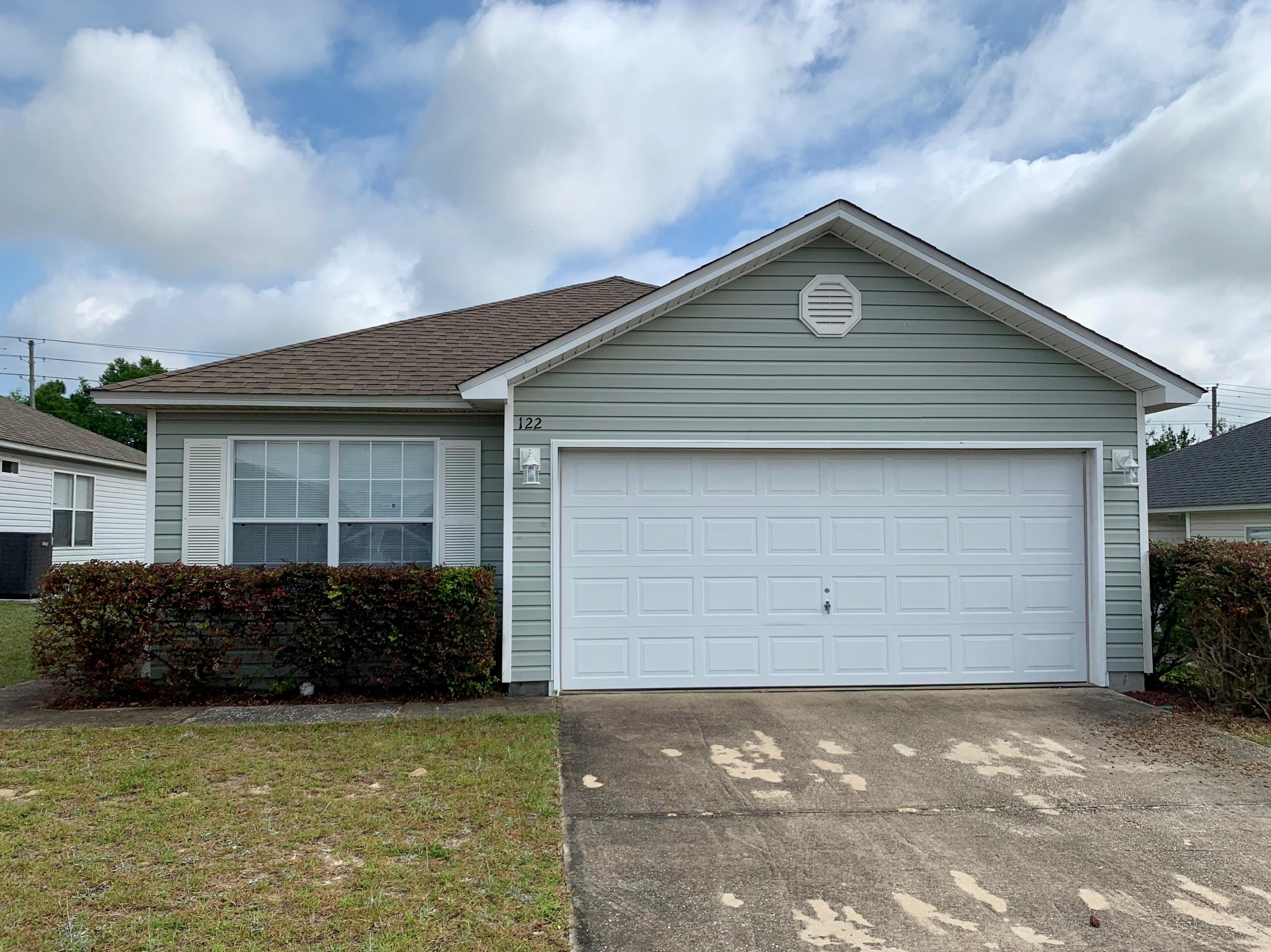 Excellent investment opportunity or starter home! 3/2 SOUTH of I10- convenient to bases and amenities. Well-maintained and ready for new owners! Vaulted ceilings and eat-in kitchen. Schedule your showing today!All information deemed pertinent to be verified by buyers