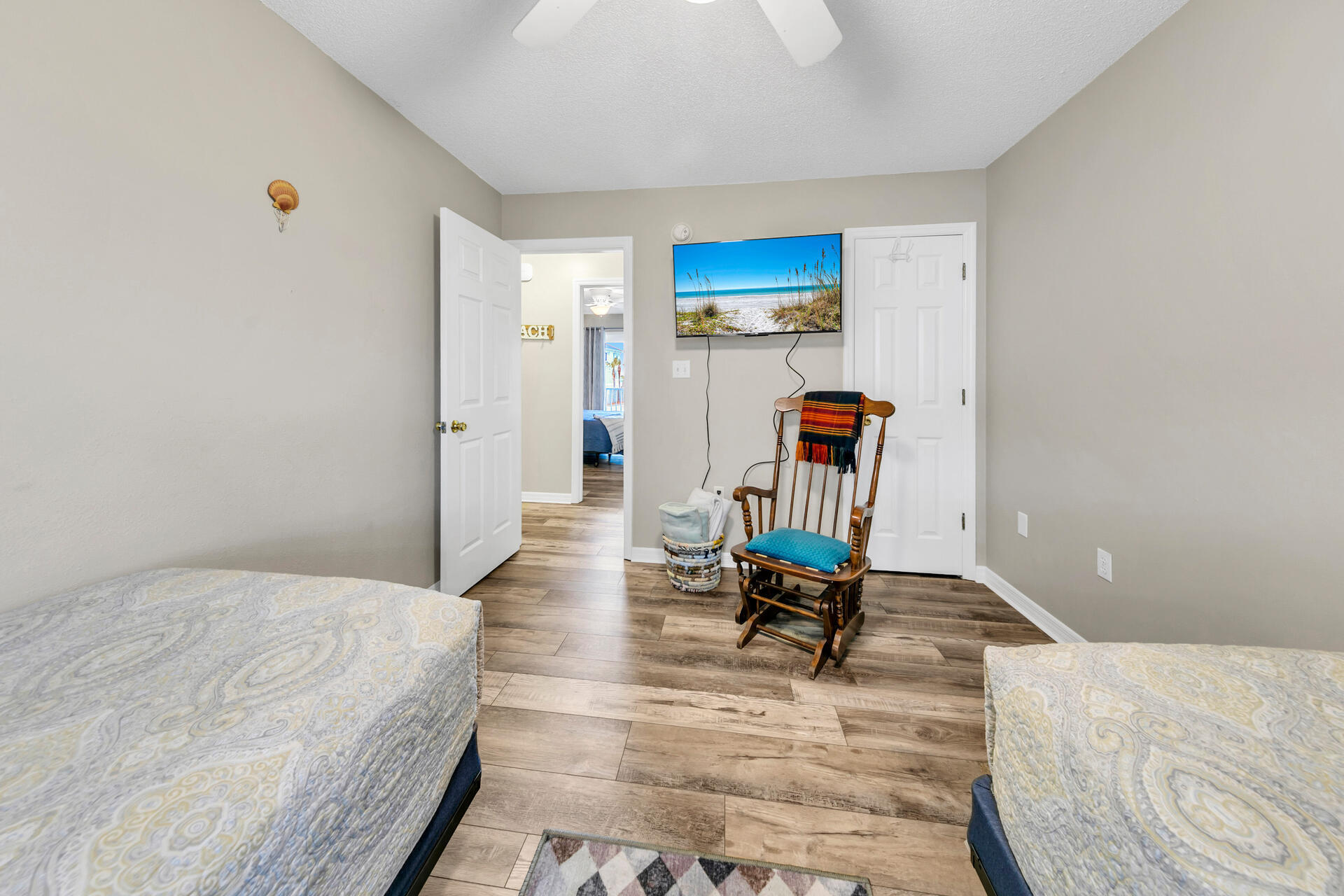 BEACHSIDE VILLAS CONDO PH 1 - Residential