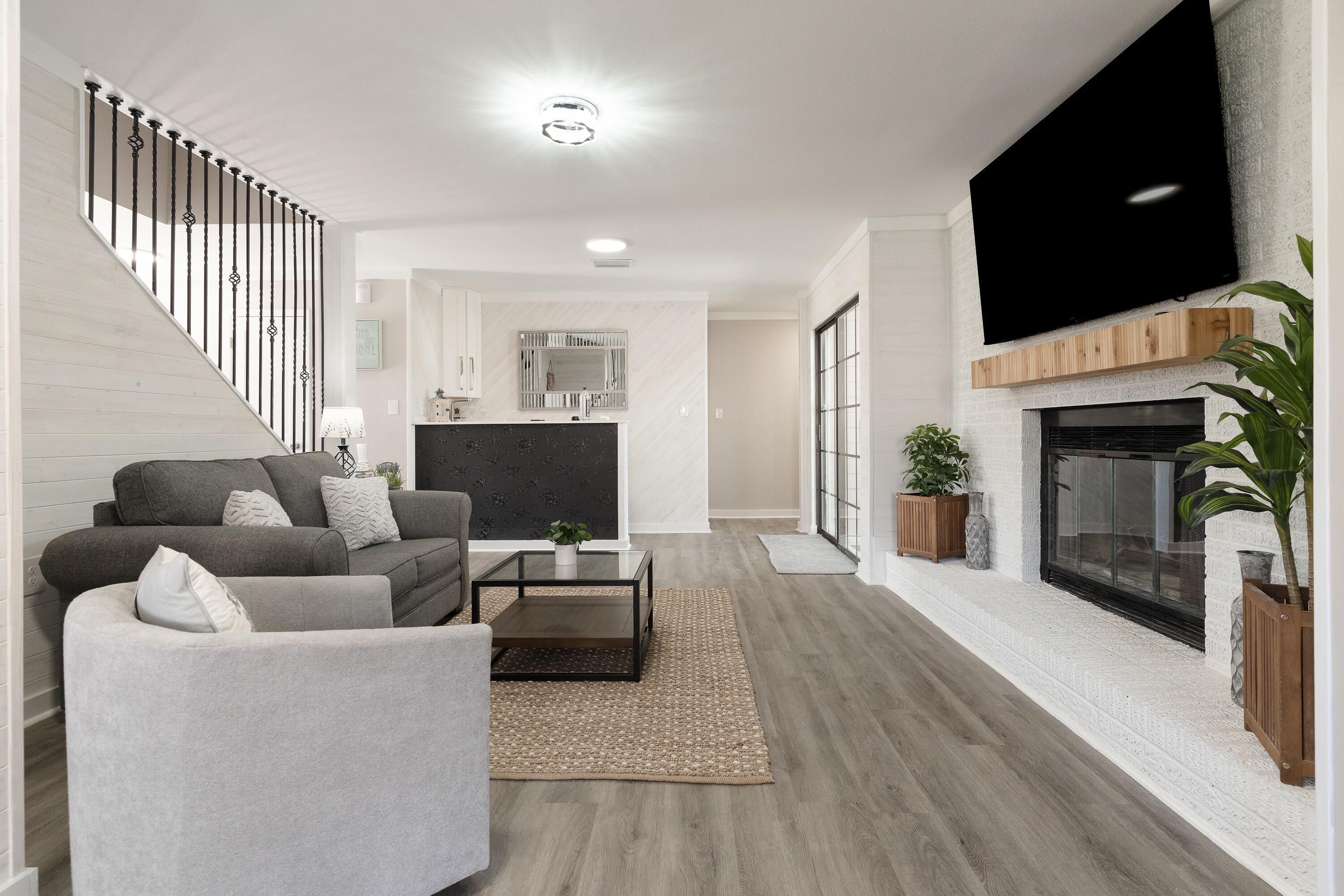 LAKE LORRAINE ESTATES - Residential
