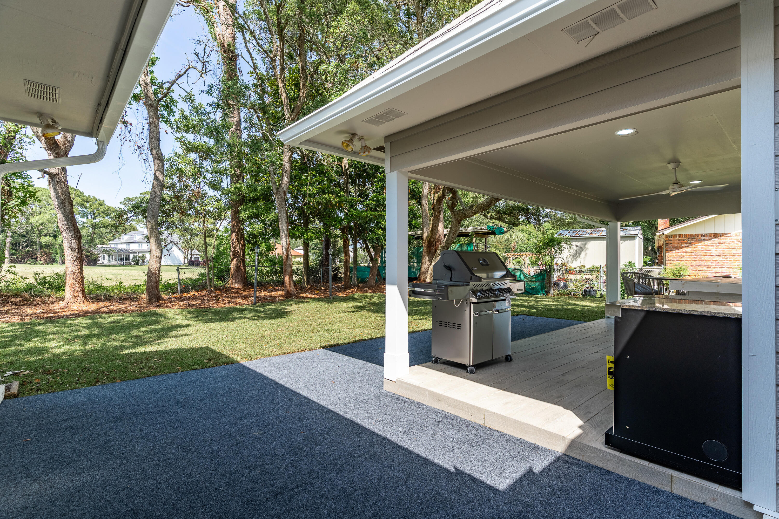 LAKE LORRAINE ESTATES - Residential