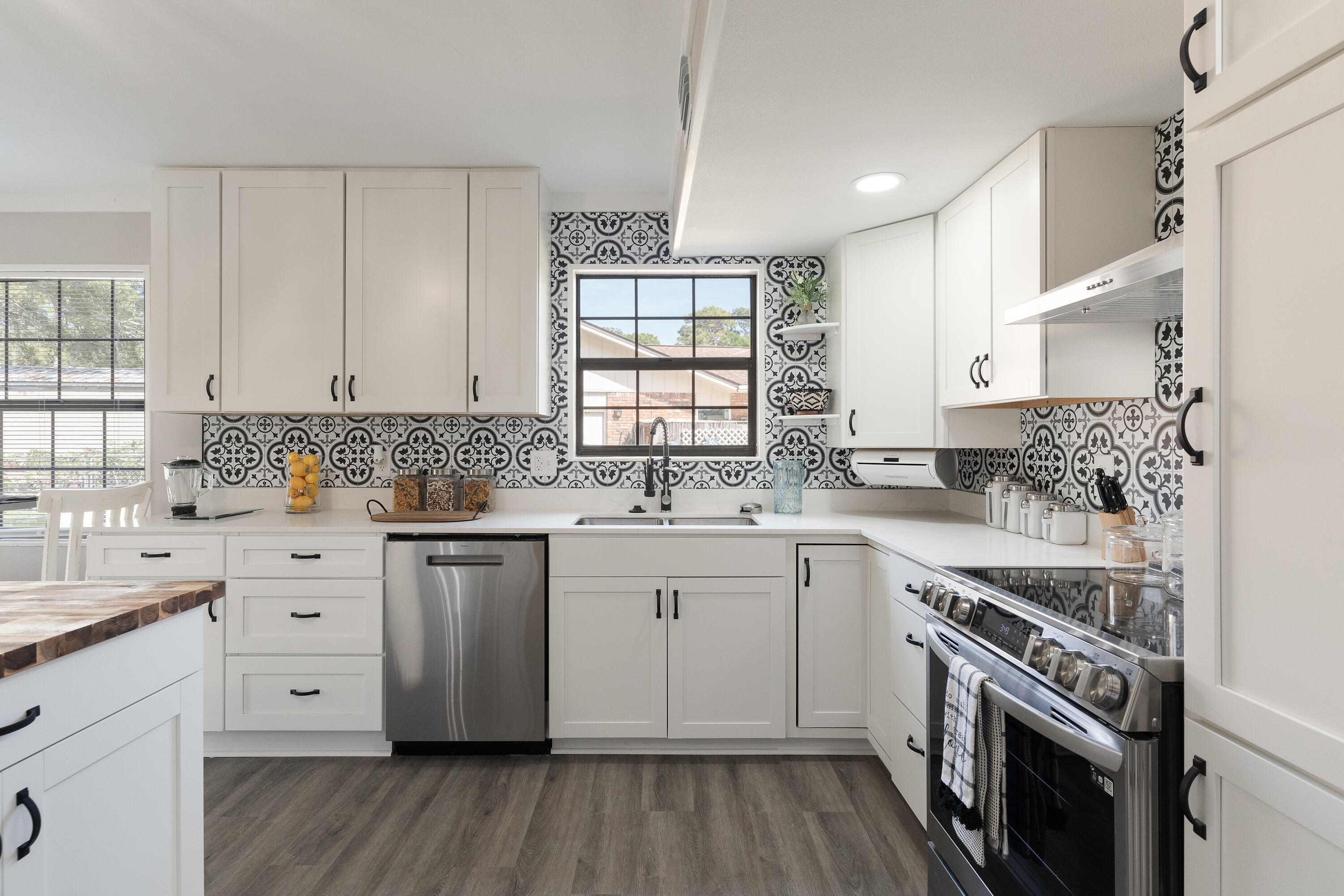 LAKE LORRAINE ESTATES - Residential