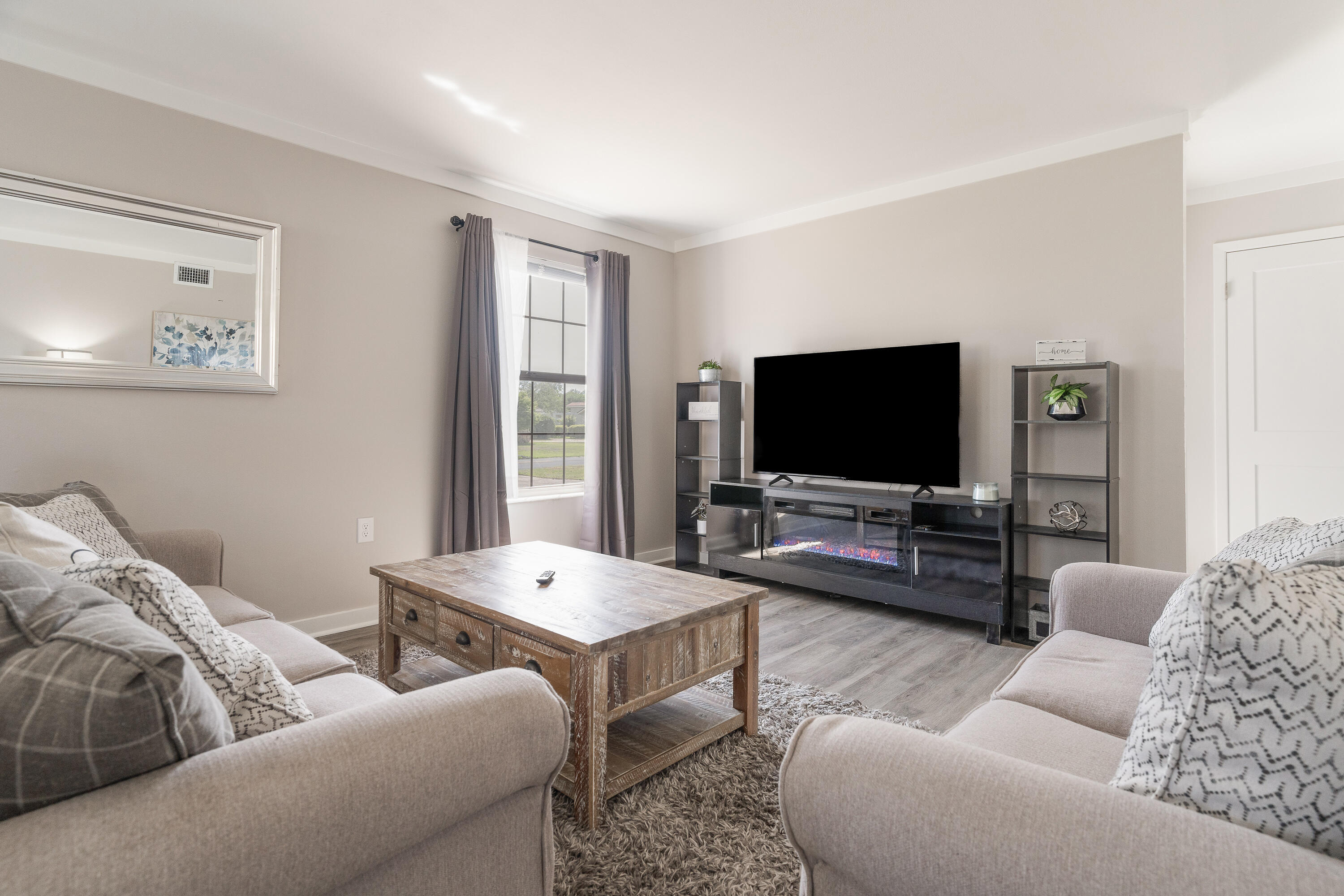 LAKE LORRAINE ESTATES - Residential