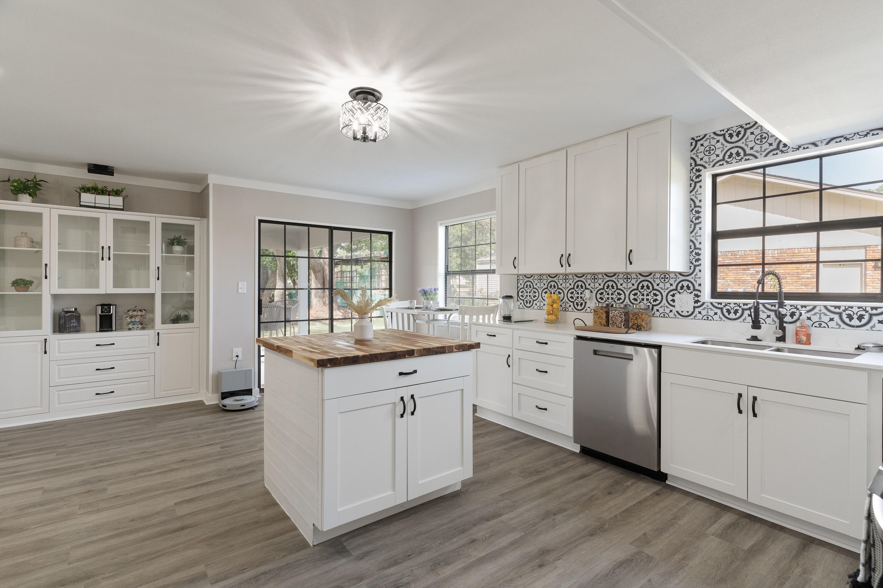 LAKE LORRAINE ESTATES - Residential