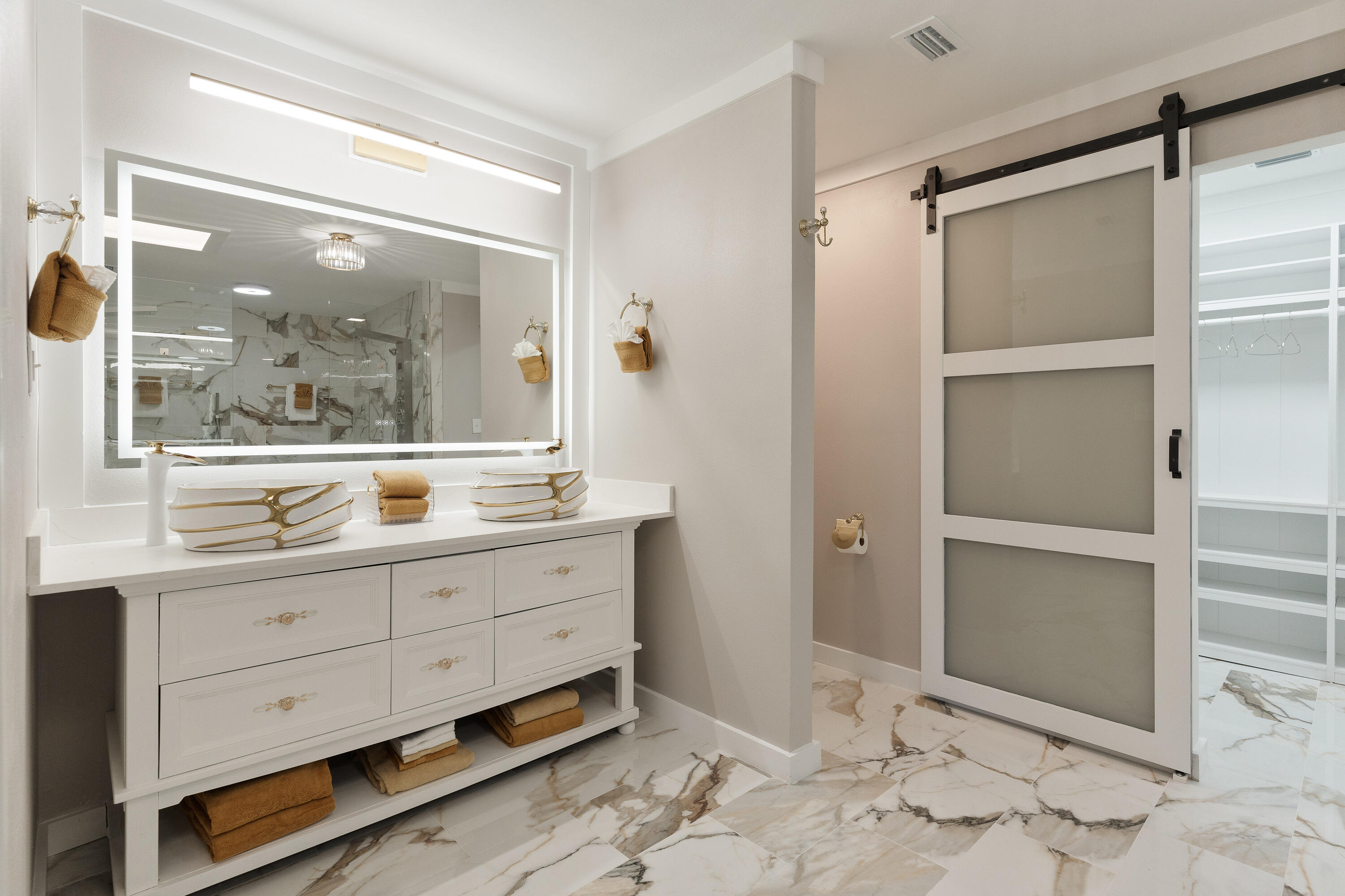 LAKE LORRAINE ESTATES - Residential