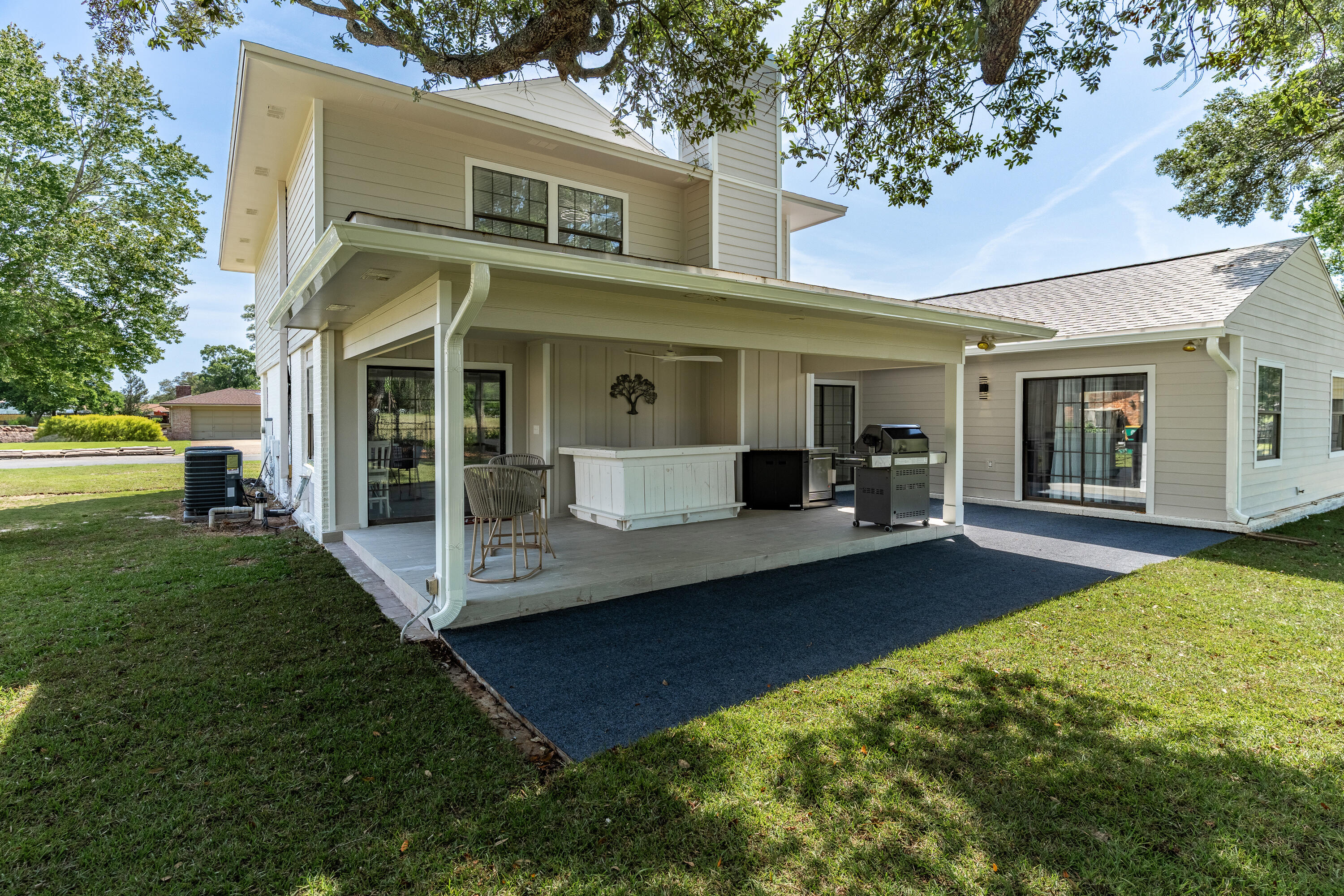 LAKE LORRAINE ESTATES - Residential