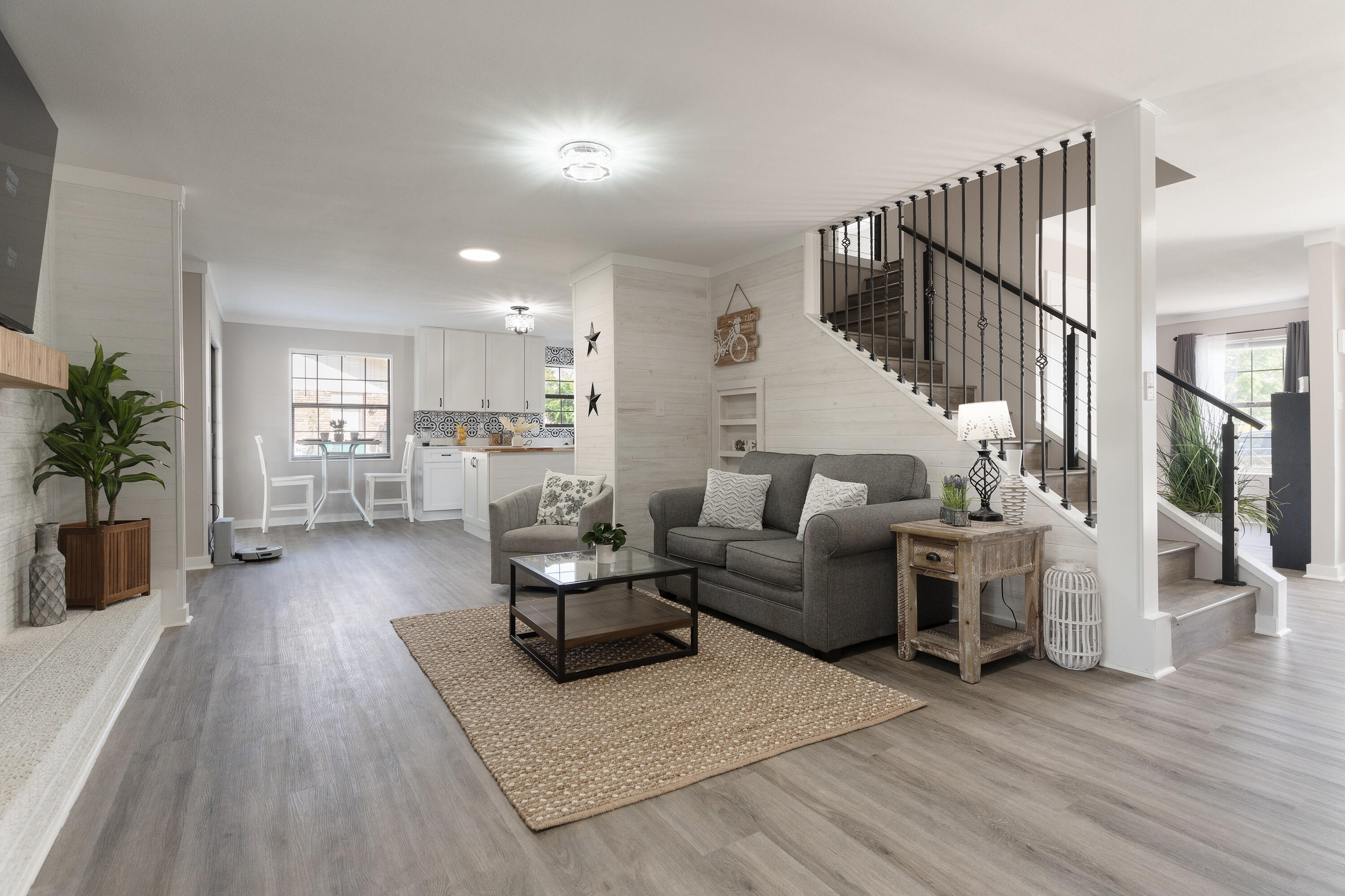 LAKE LORRAINE ESTATES - Residential