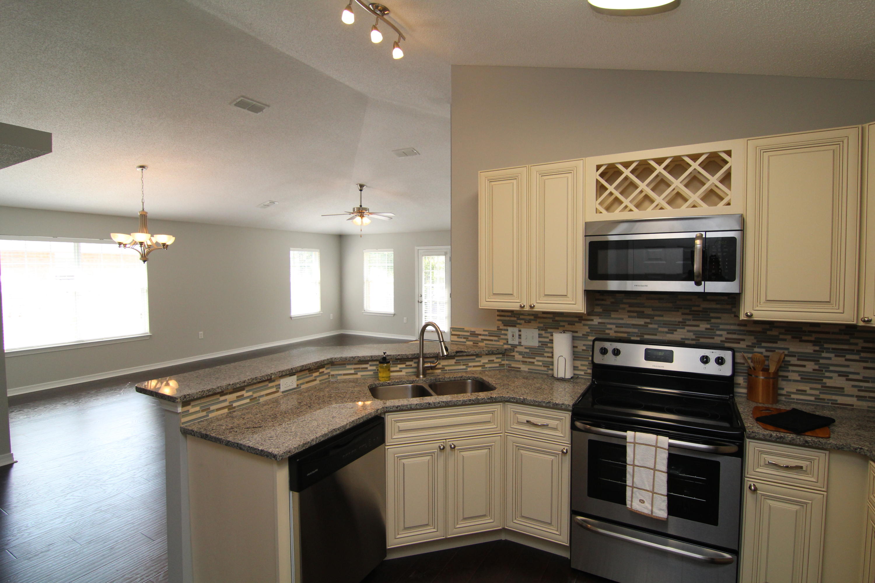 PARADISE RETREAT - Residential