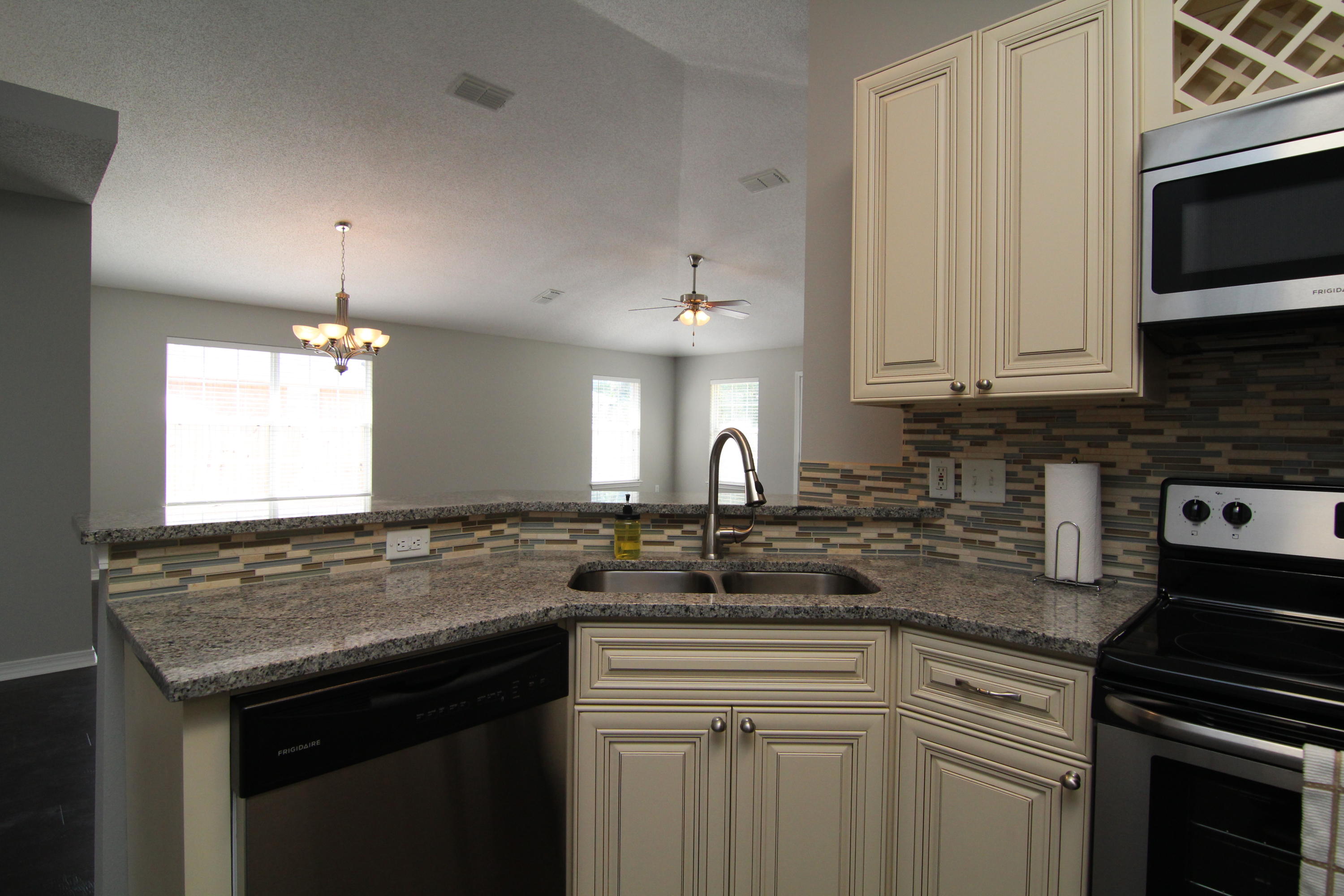 PARADISE RETREAT - Residential