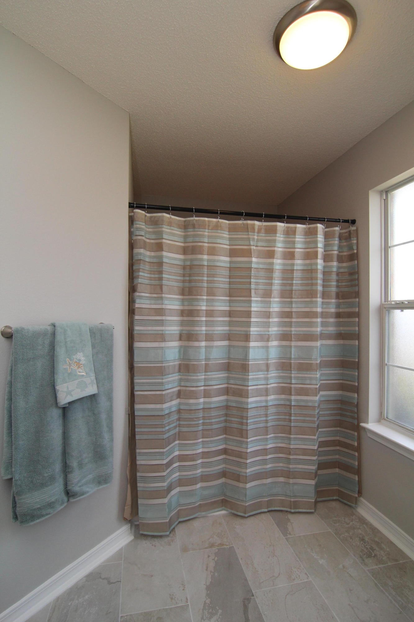 PARADISE RETREAT - Residential