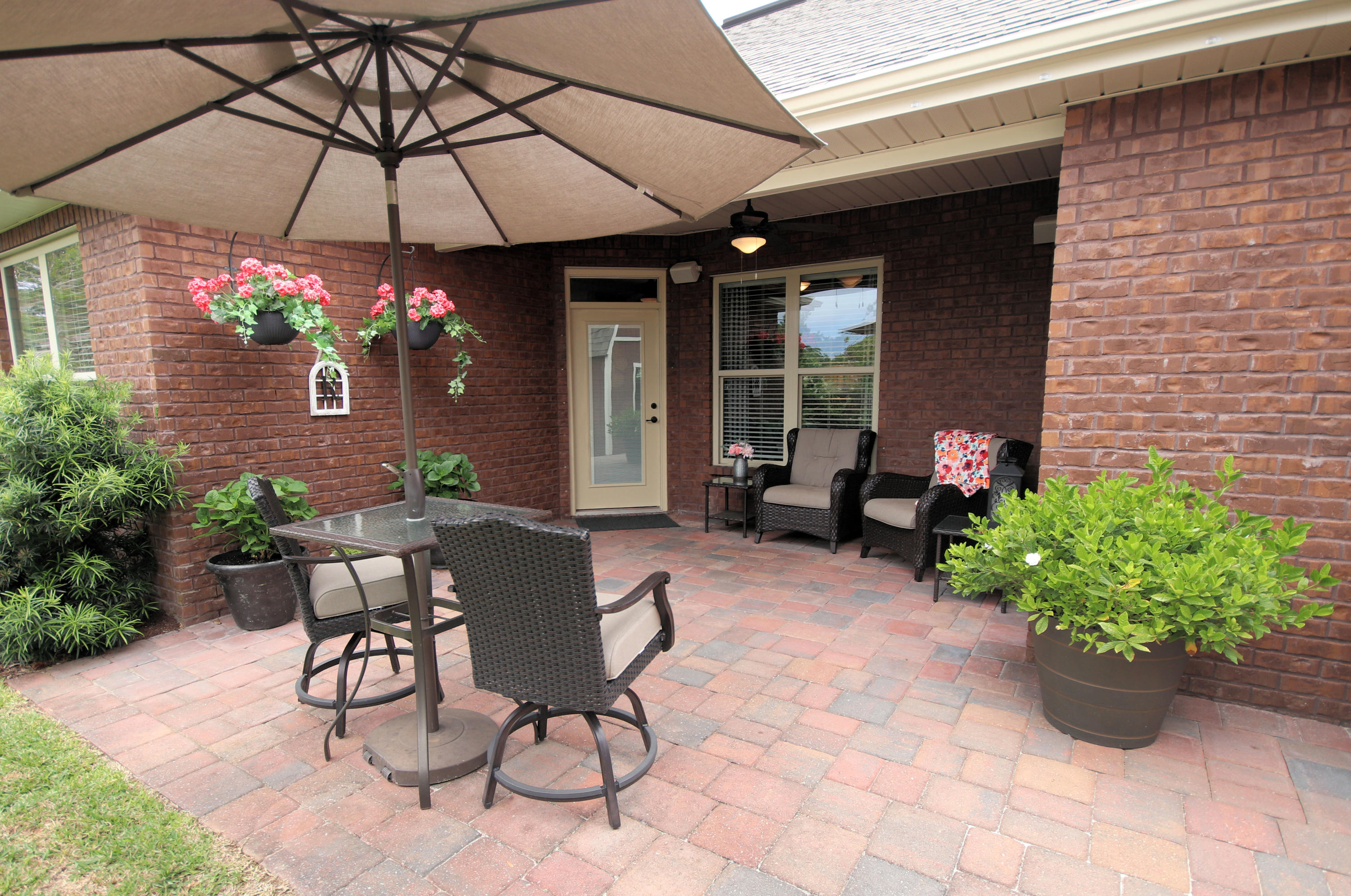 MAJESTIC OAKS - Residential
