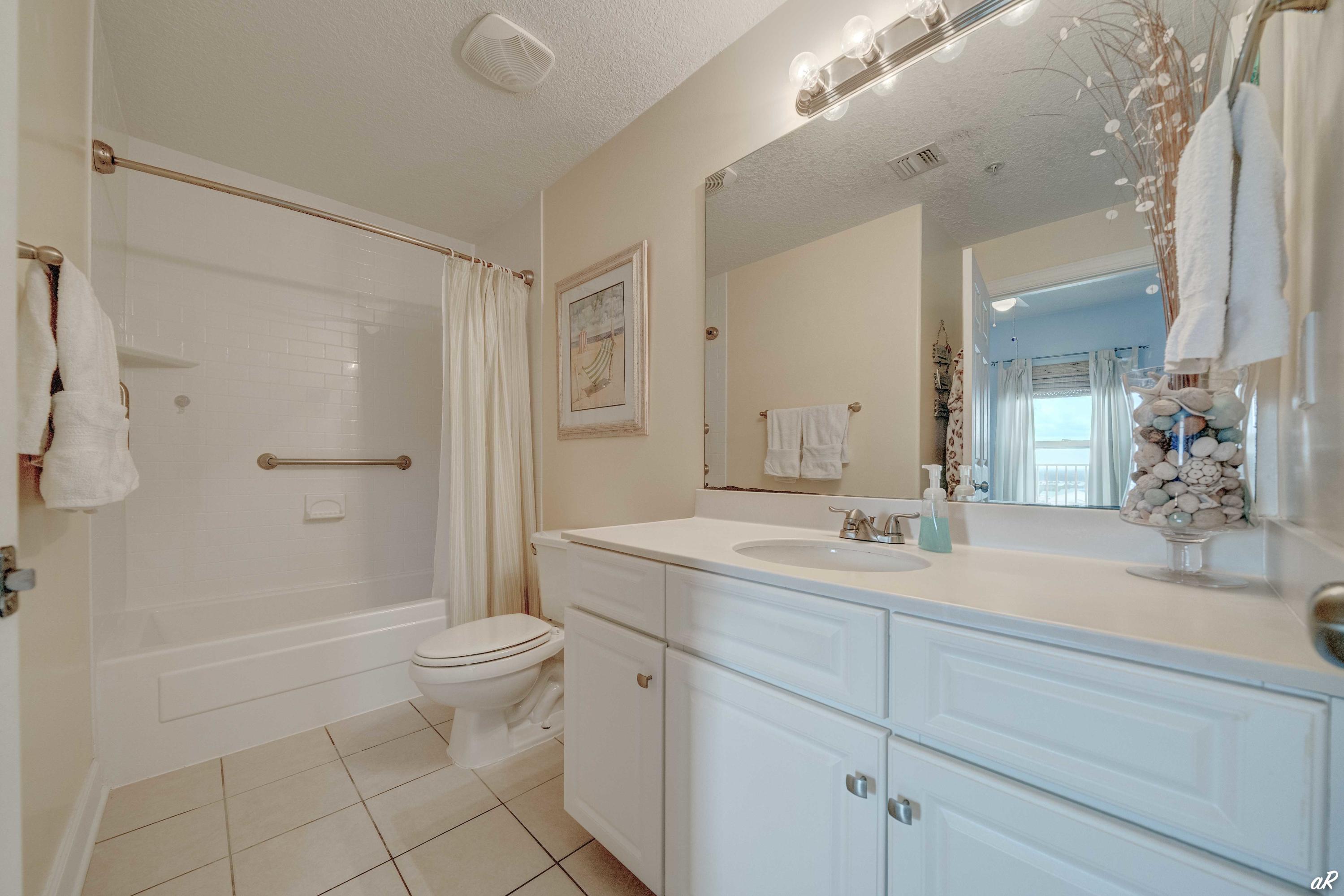 EMERALD ISLE - Residential