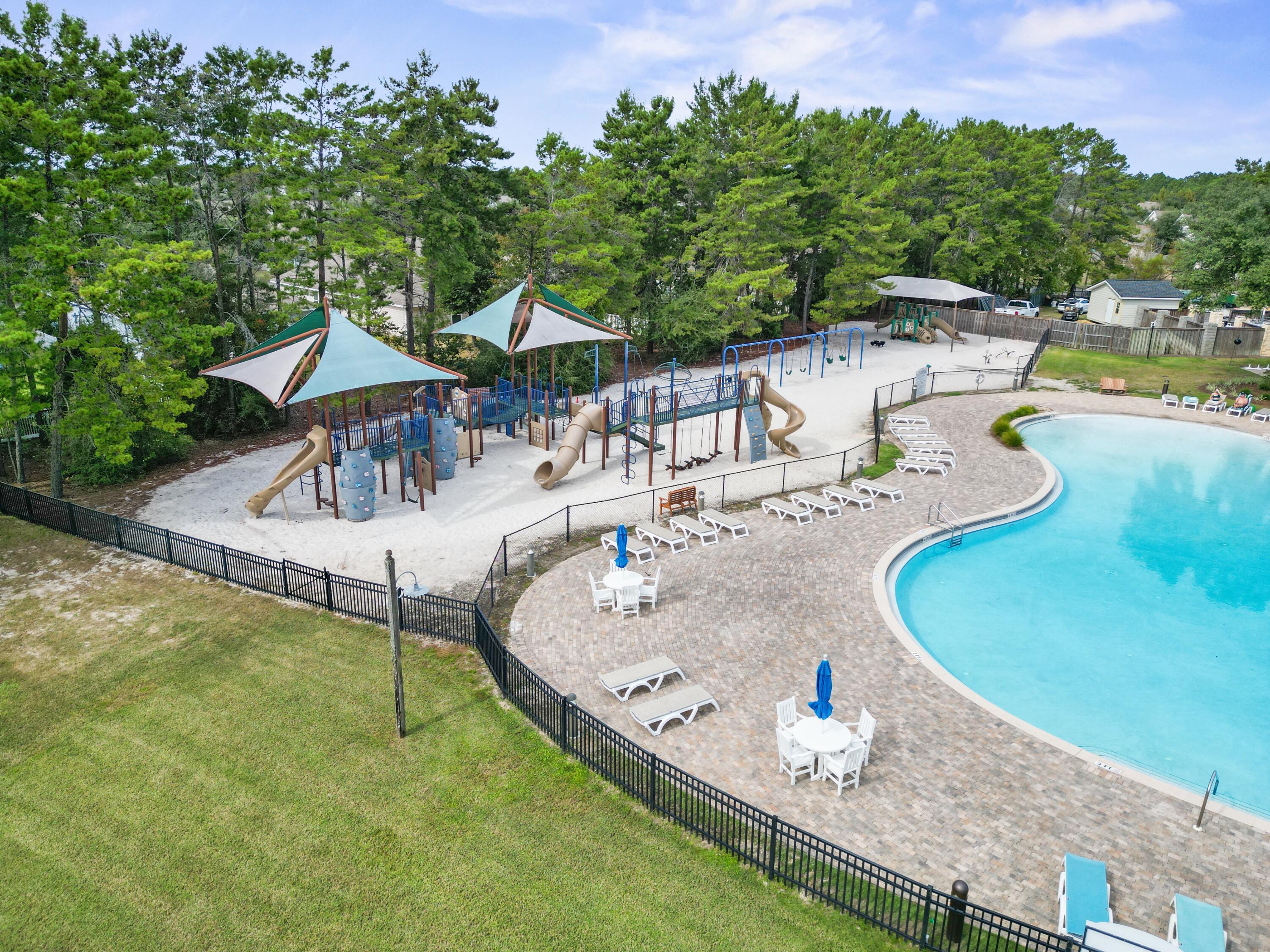 HAMMOCK BAY - Residential