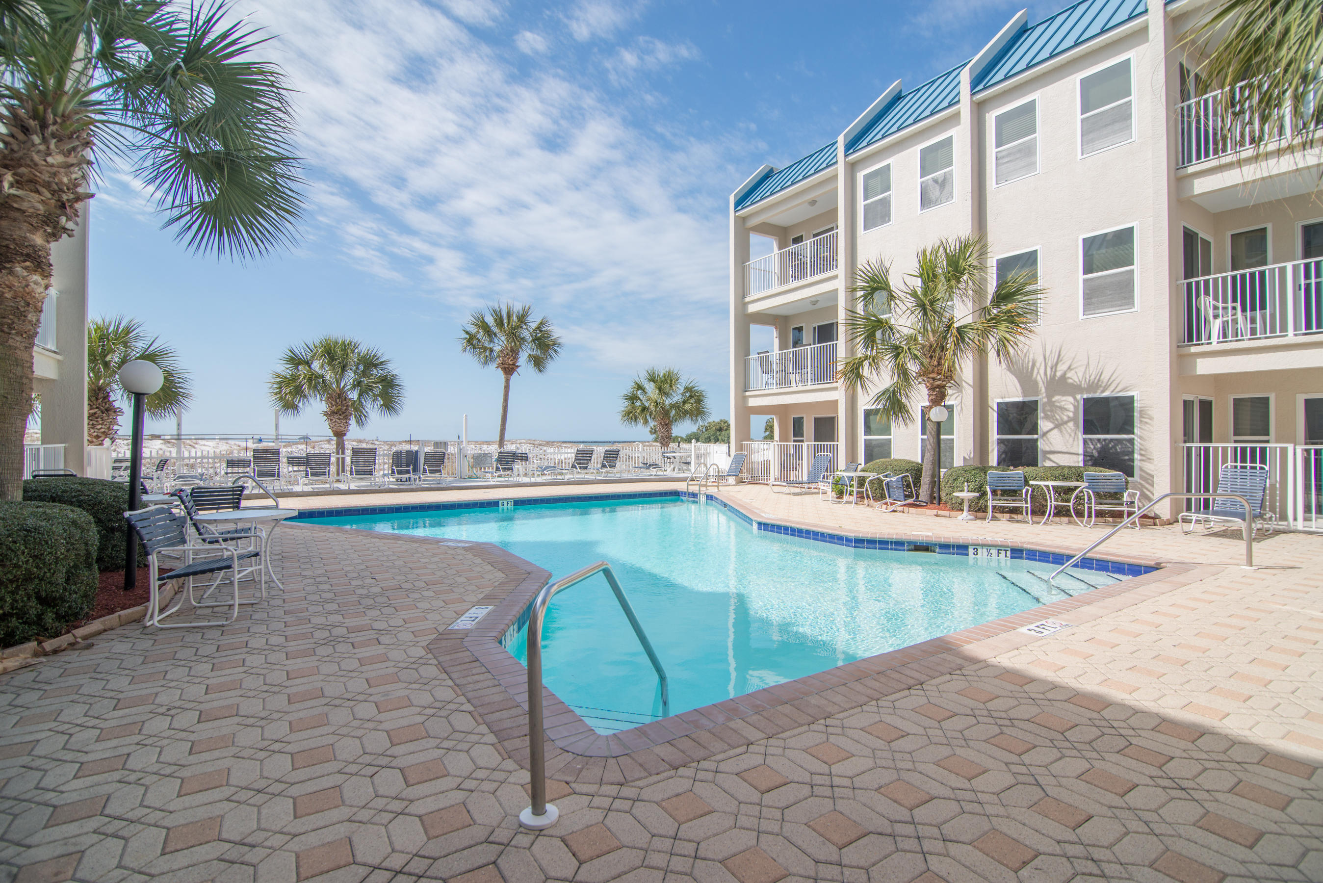 POOLSIDE VILLAS CONDO - Residential