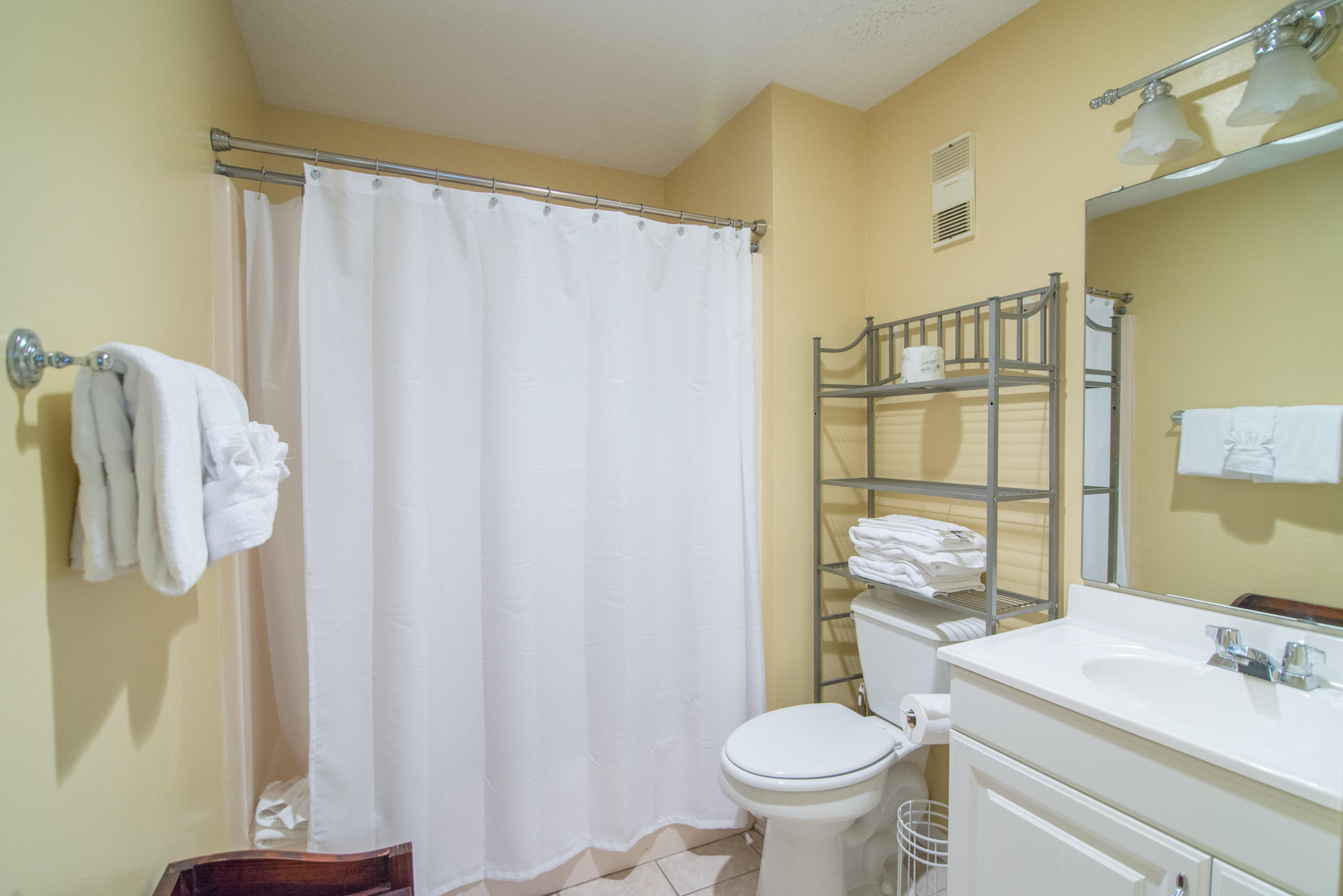 POOLSIDE VILLAS CONDO - Residential