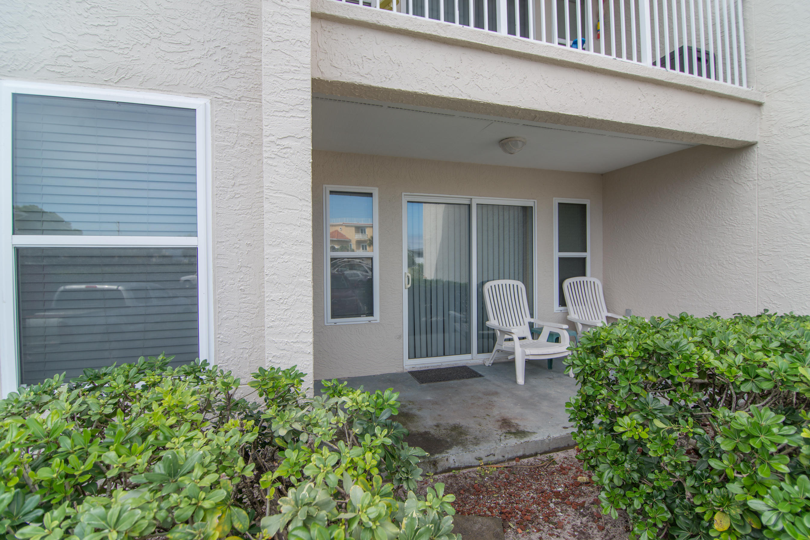 POOLSIDE VILLAS CONDO - Residential