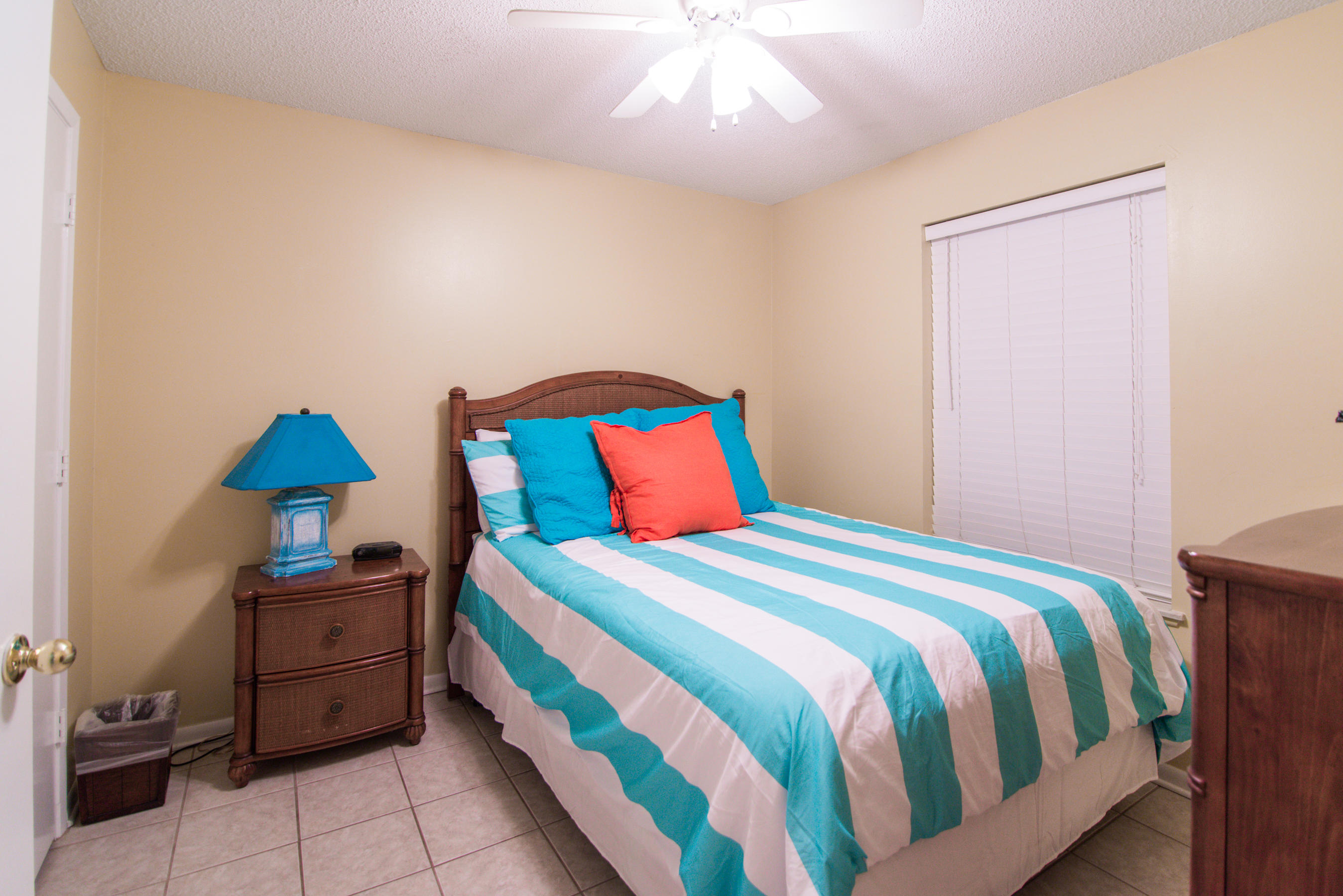 POOLSIDE VILLAS CONDO - Residential