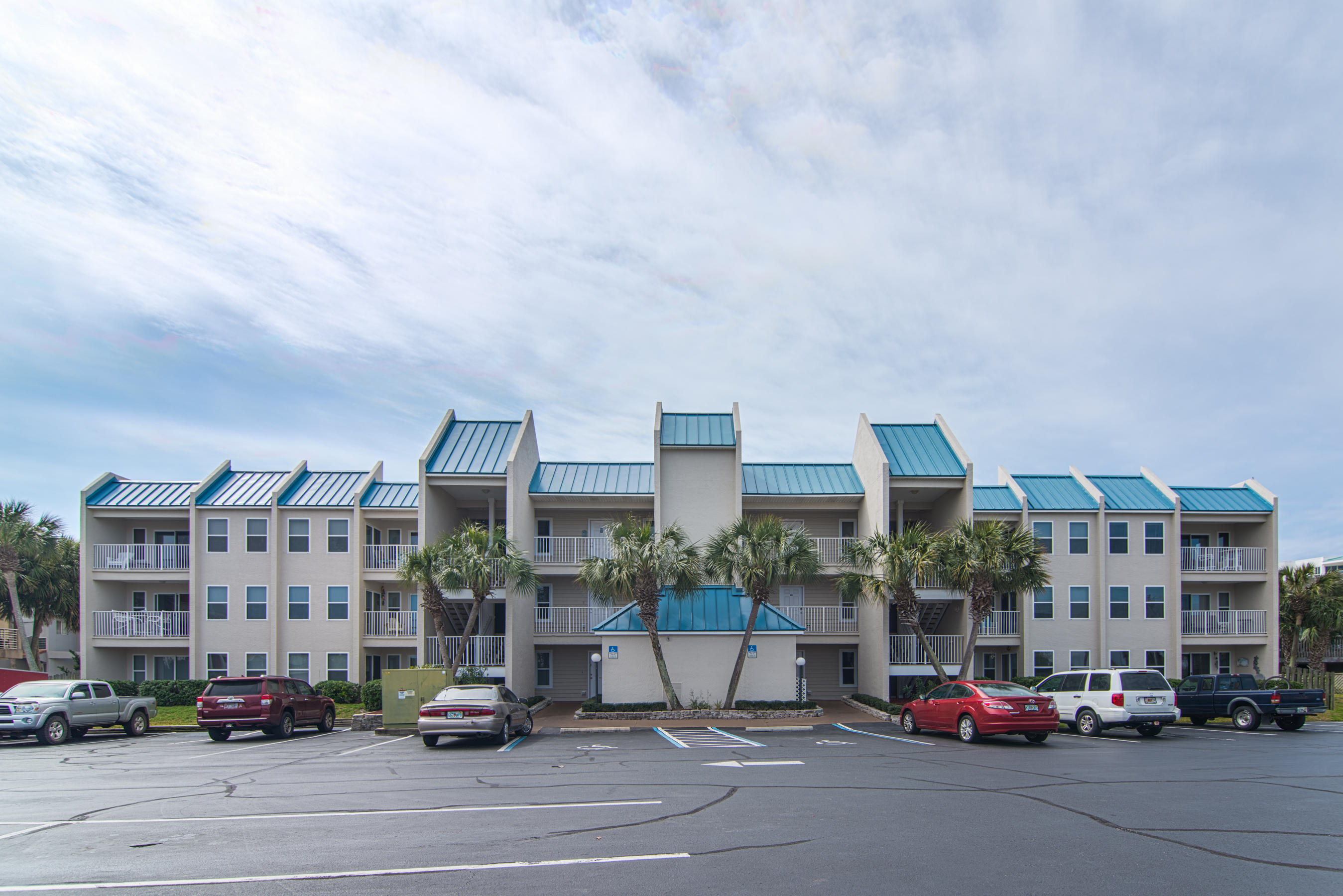 POOLSIDE VILLAS CONDO - Residential