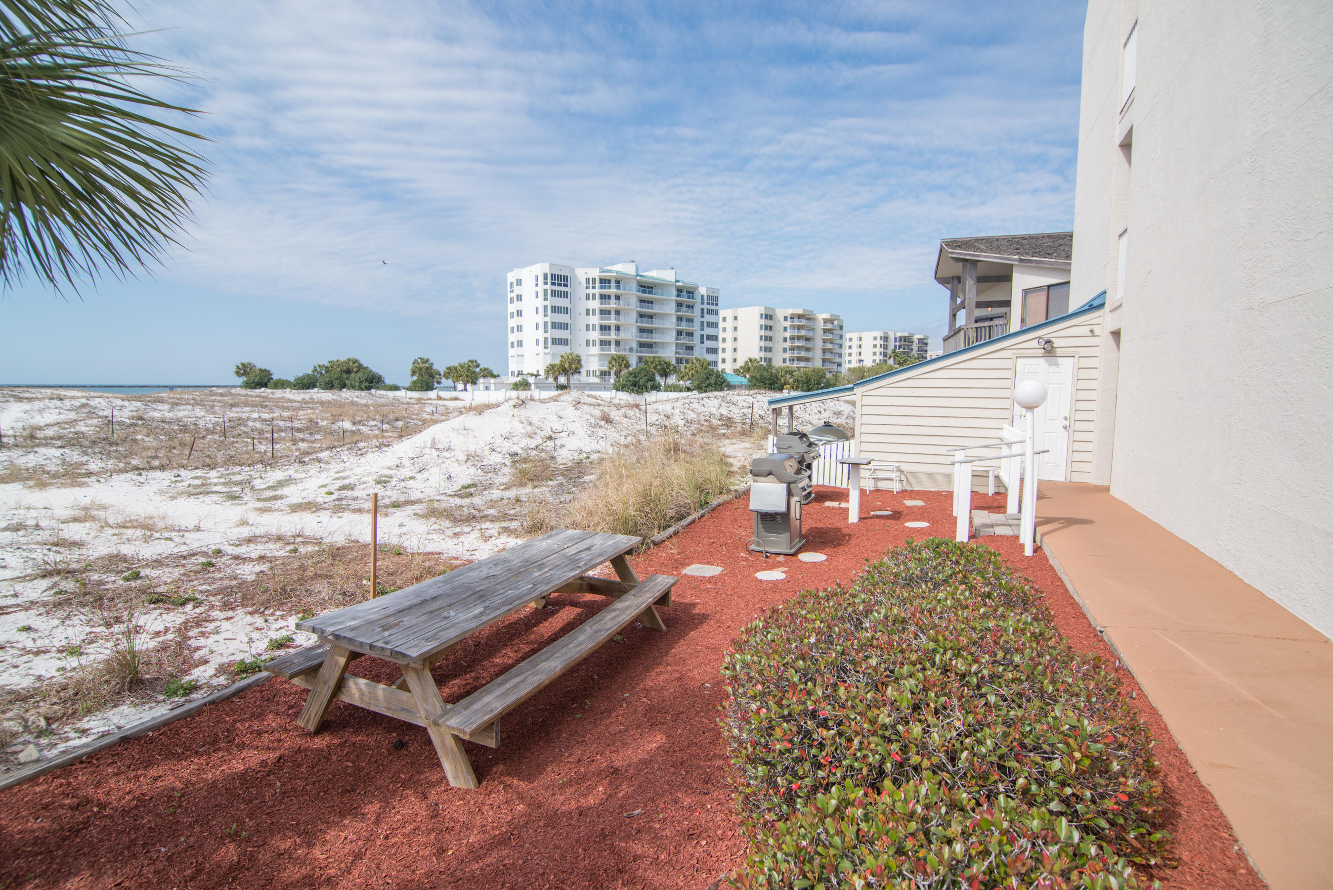 POOLSIDE VILLAS CONDO - Residential
