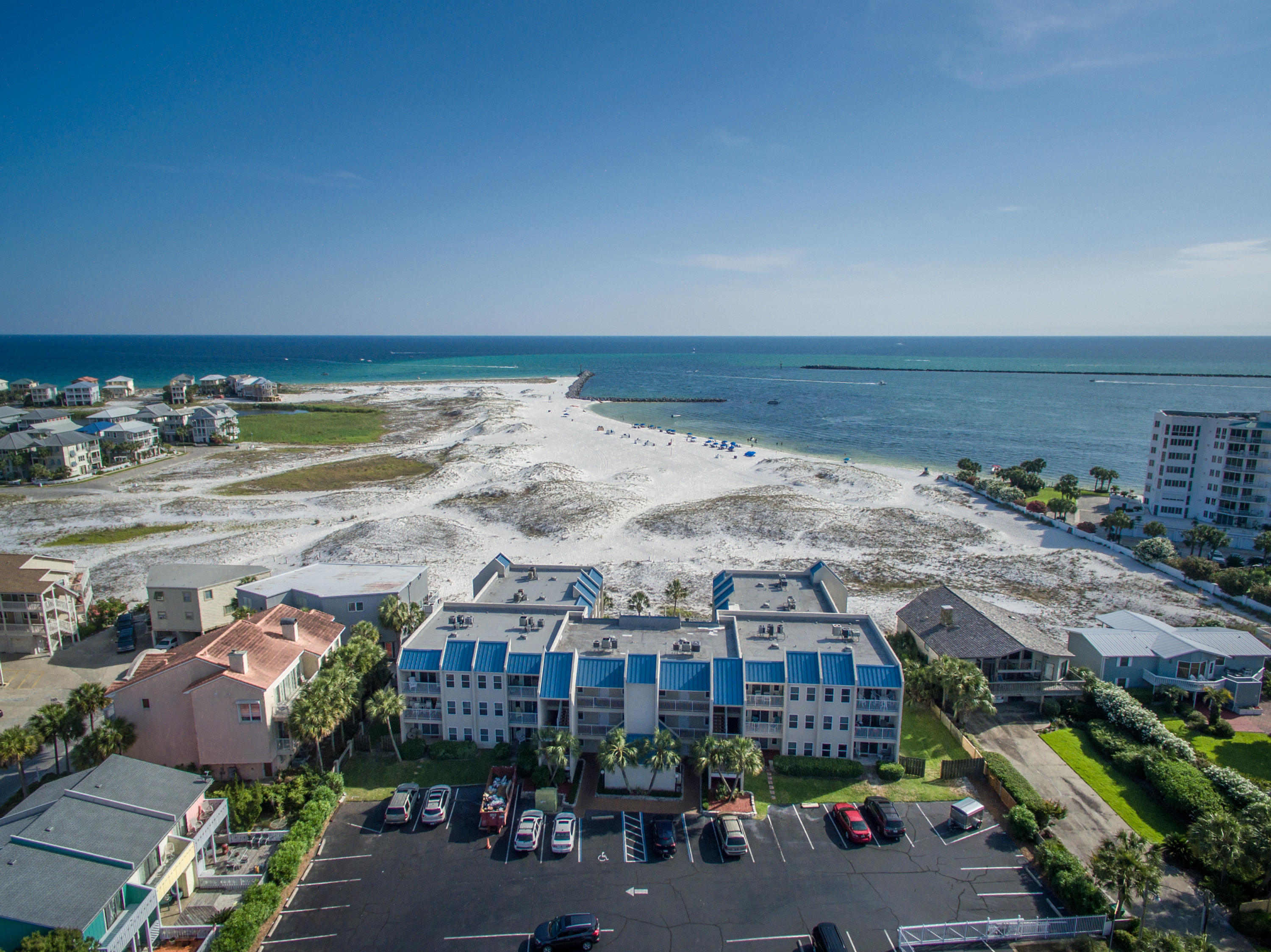 POOLSIDE VILLAS CONDO - Residential