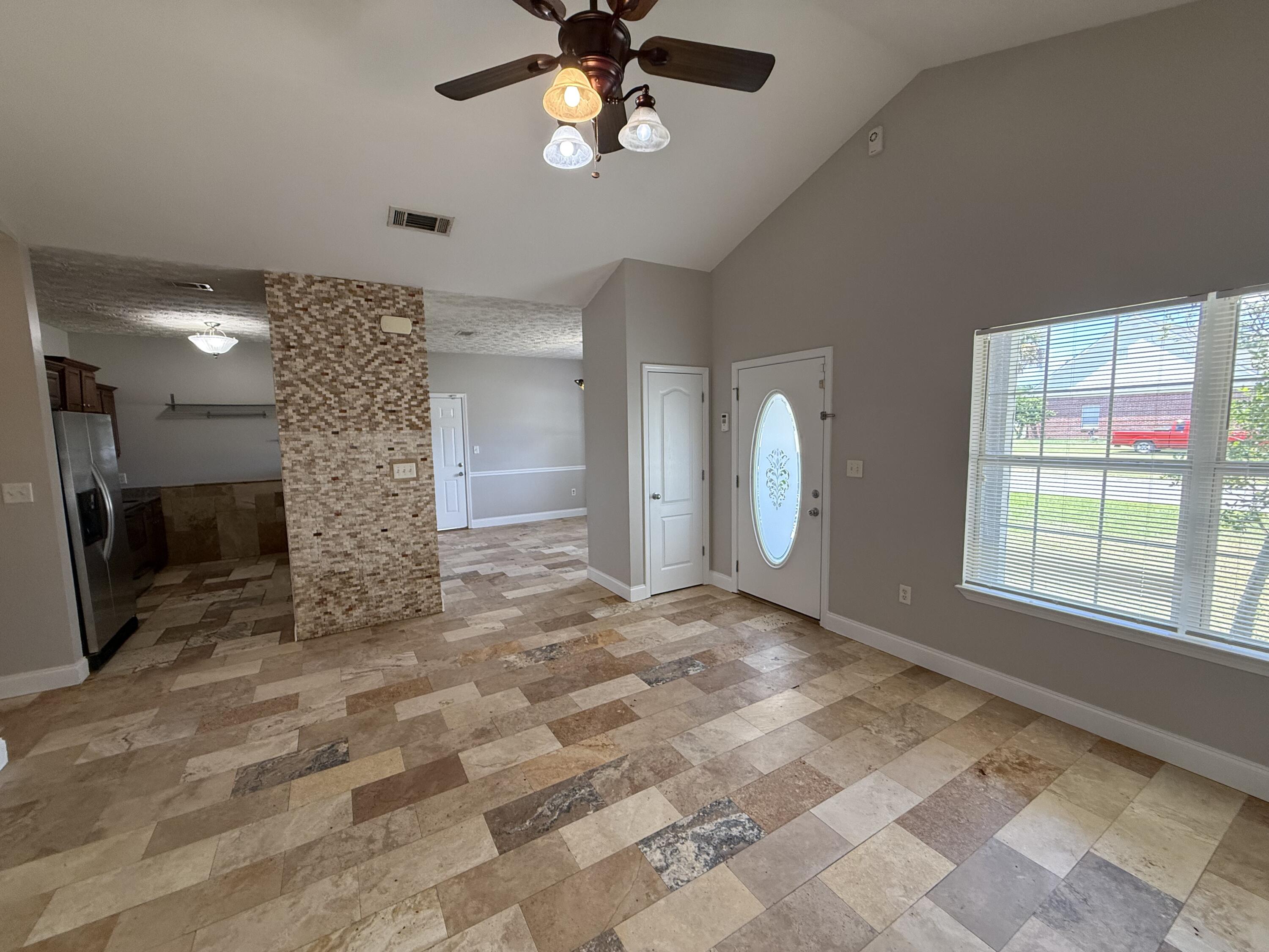 BRANDON OAKS 2ND ADD - Residential Lease