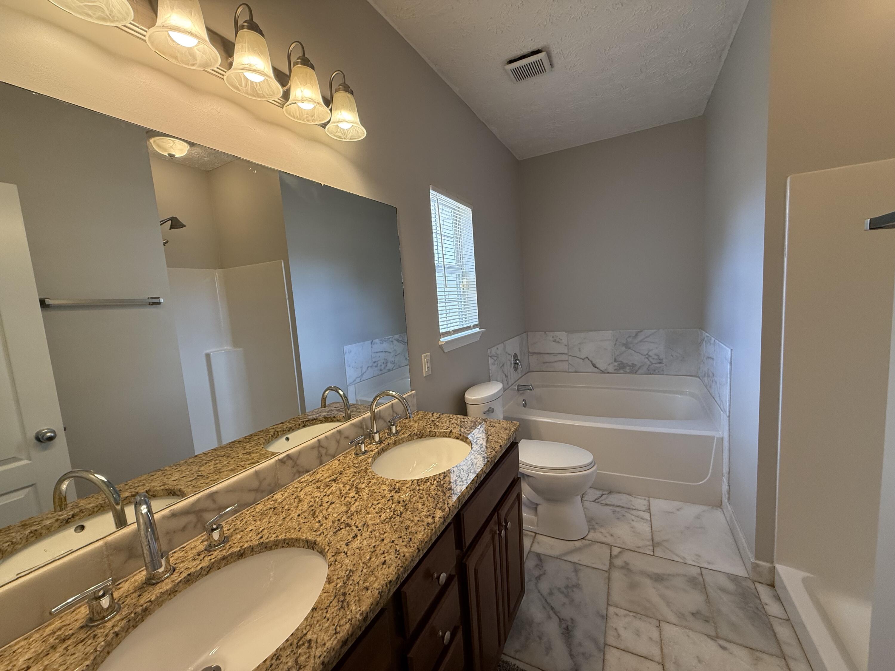 BRANDON OAKS 2ND ADD - Residential Lease