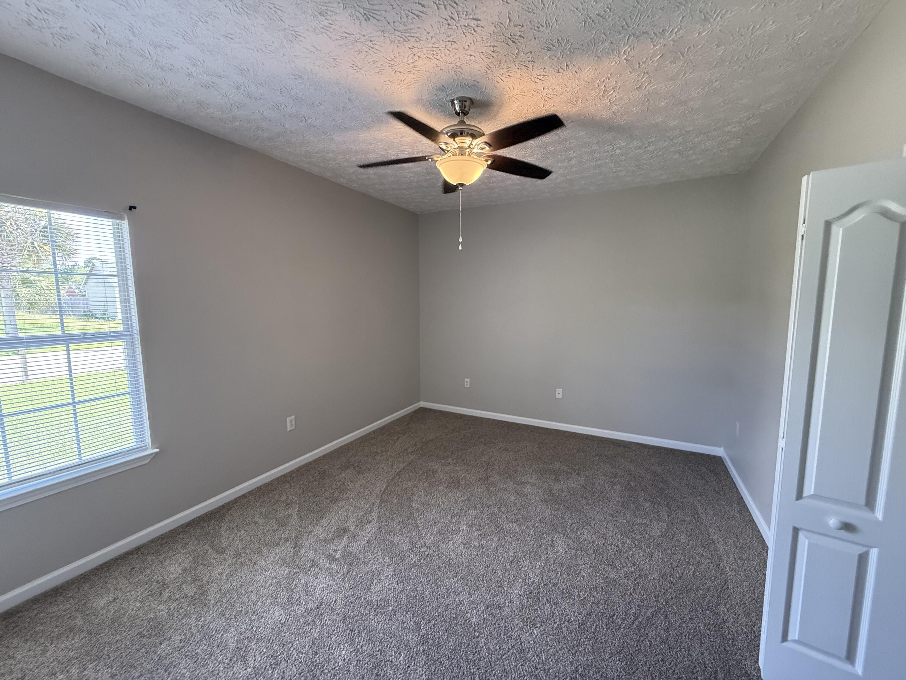 BRANDON OAKS 2ND ADD - Residential Lease