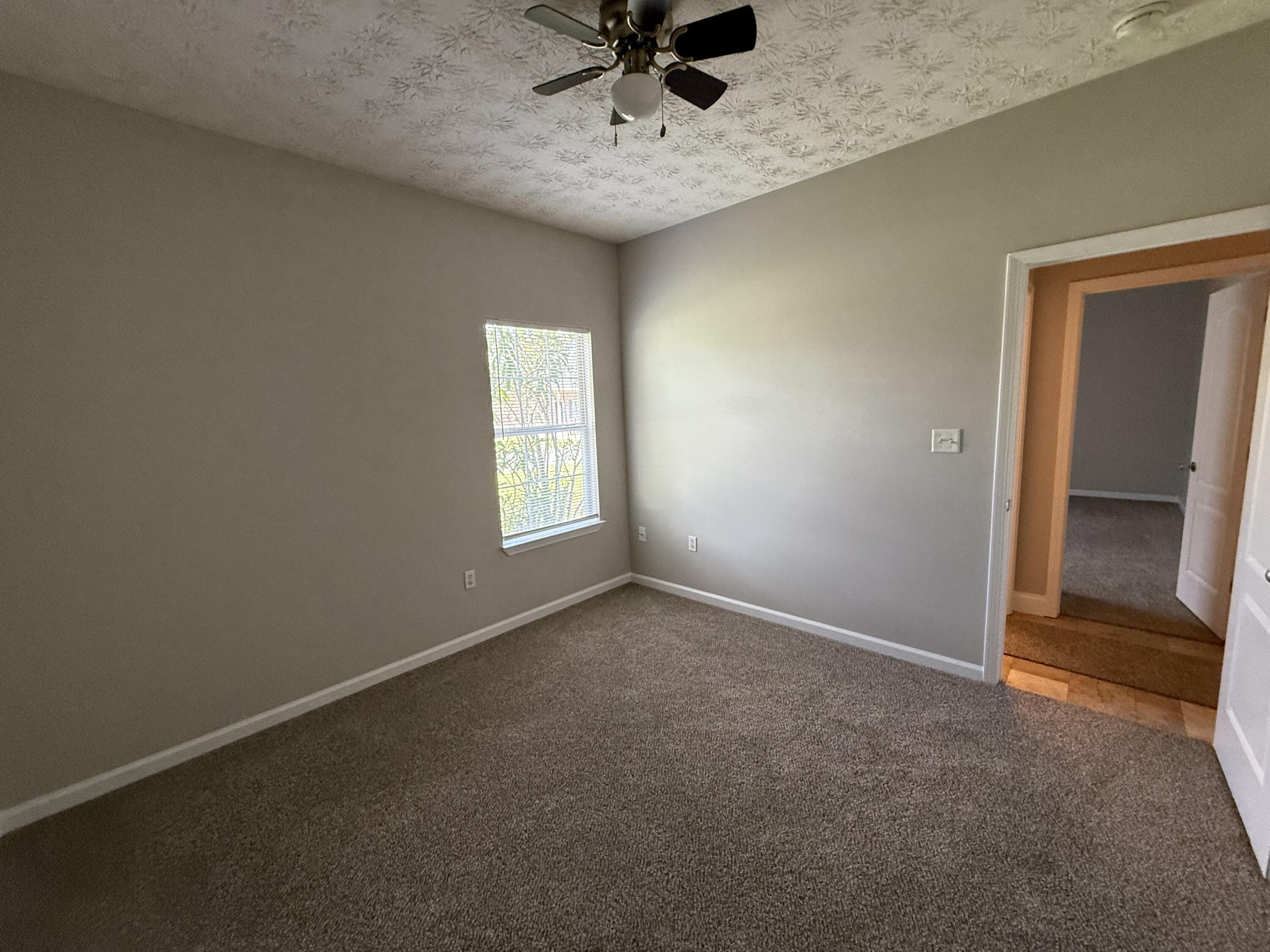 BRANDON OAKS 2ND ADD - Residential Lease