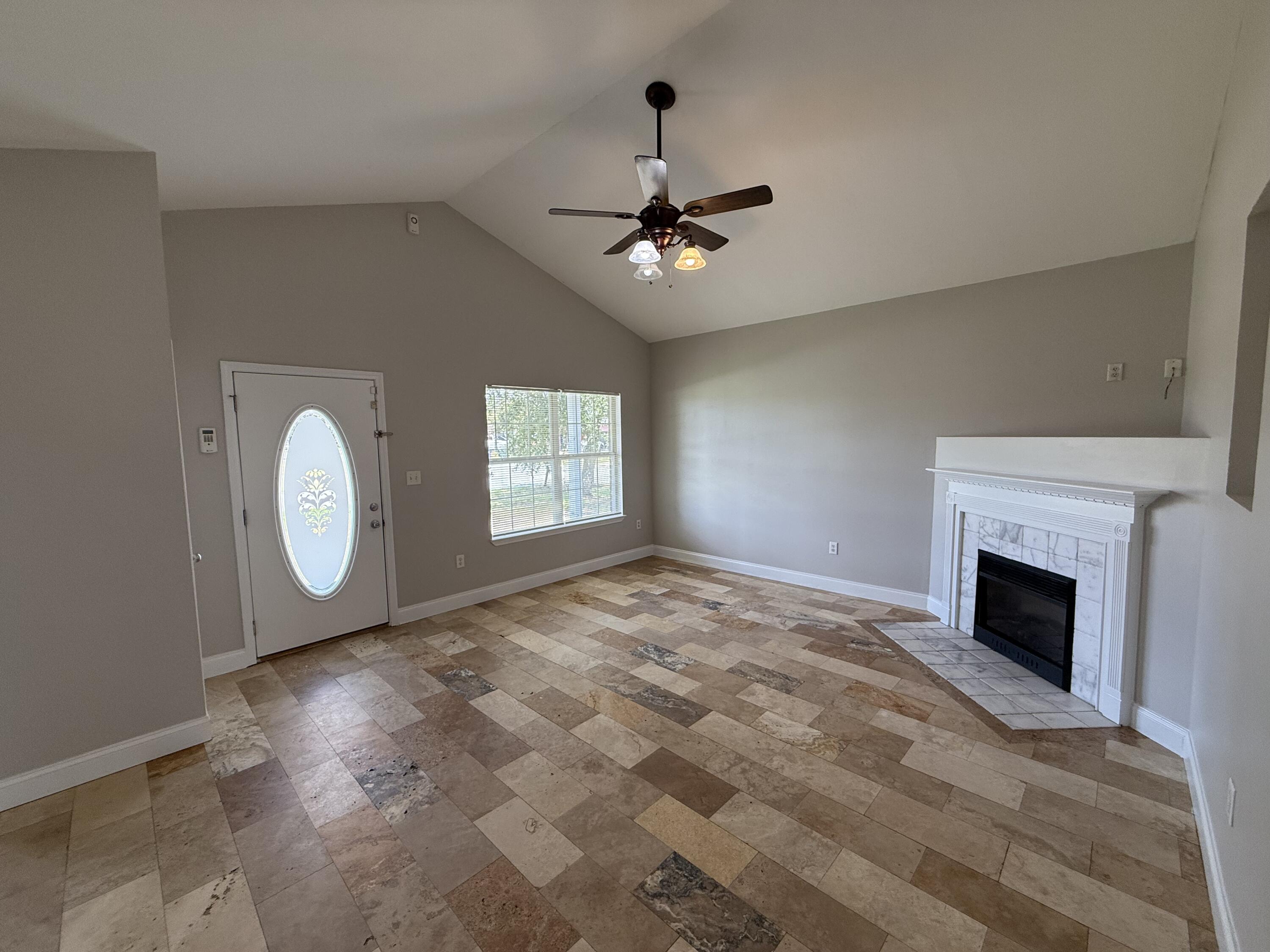 BRANDON OAKS 2ND ADD - Residential Lease