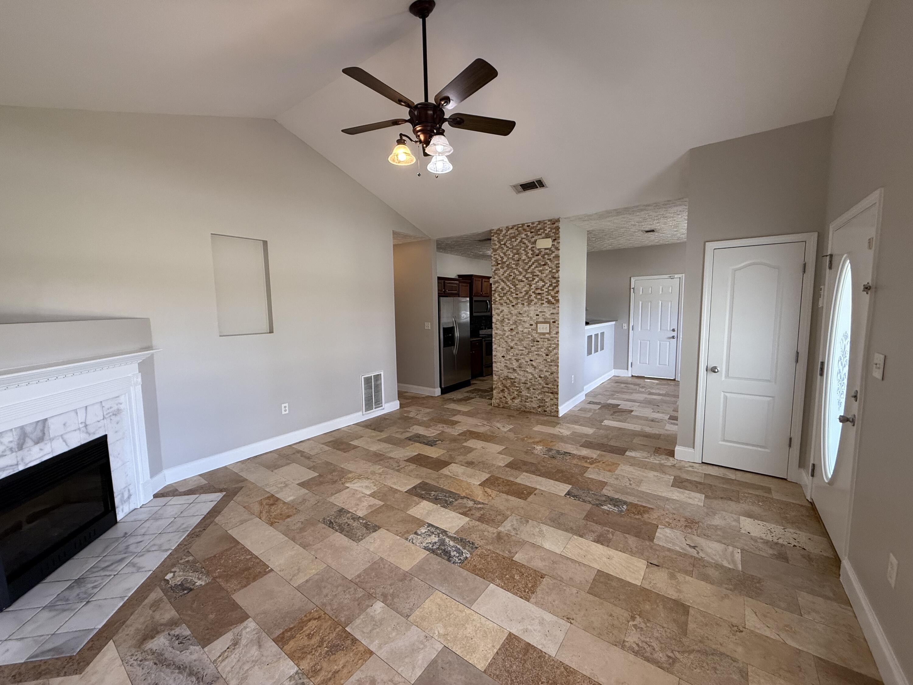 BRANDON OAKS 2ND ADD - Residential Lease