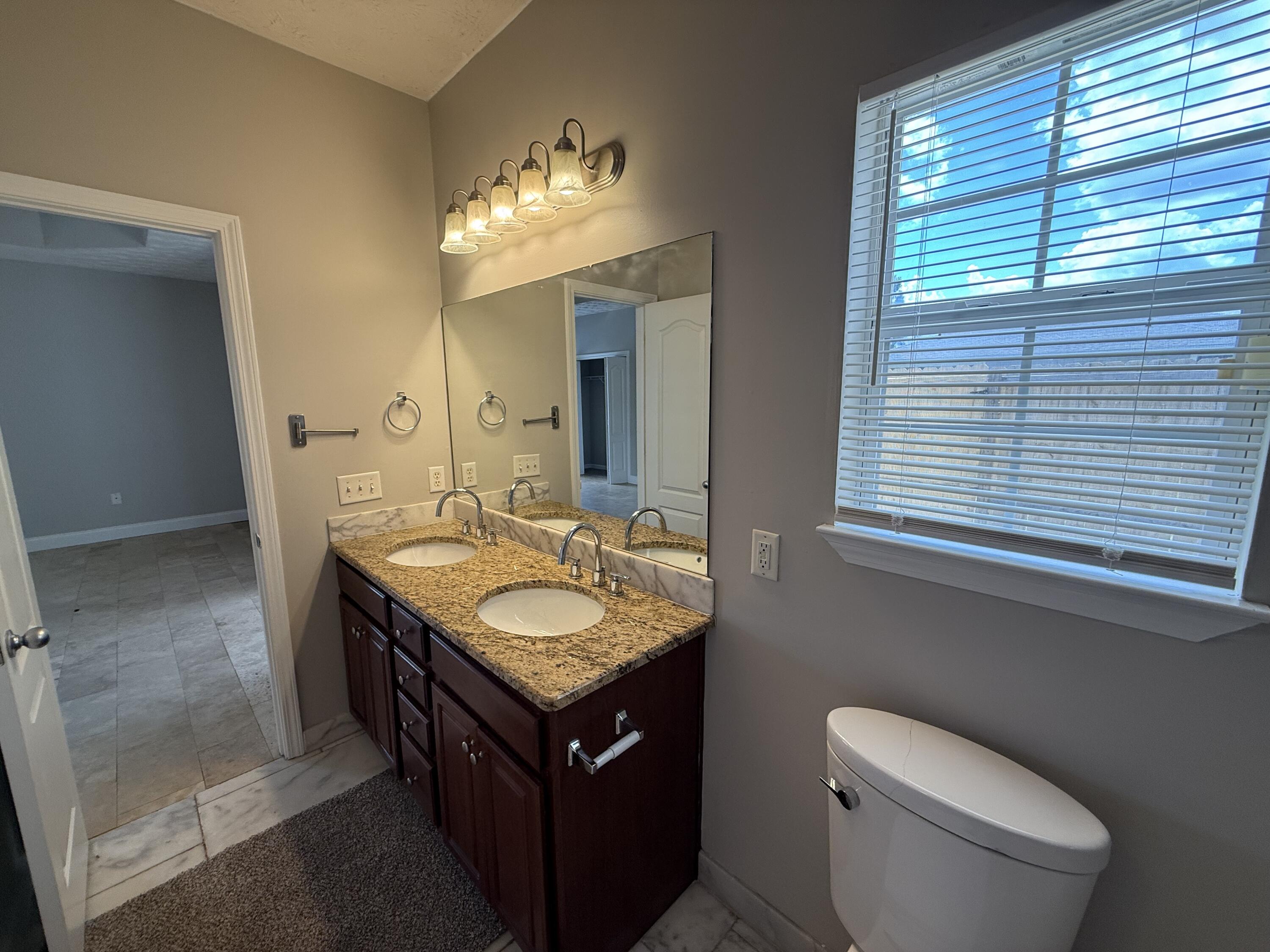 BRANDON OAKS 2ND ADD - Residential Lease
