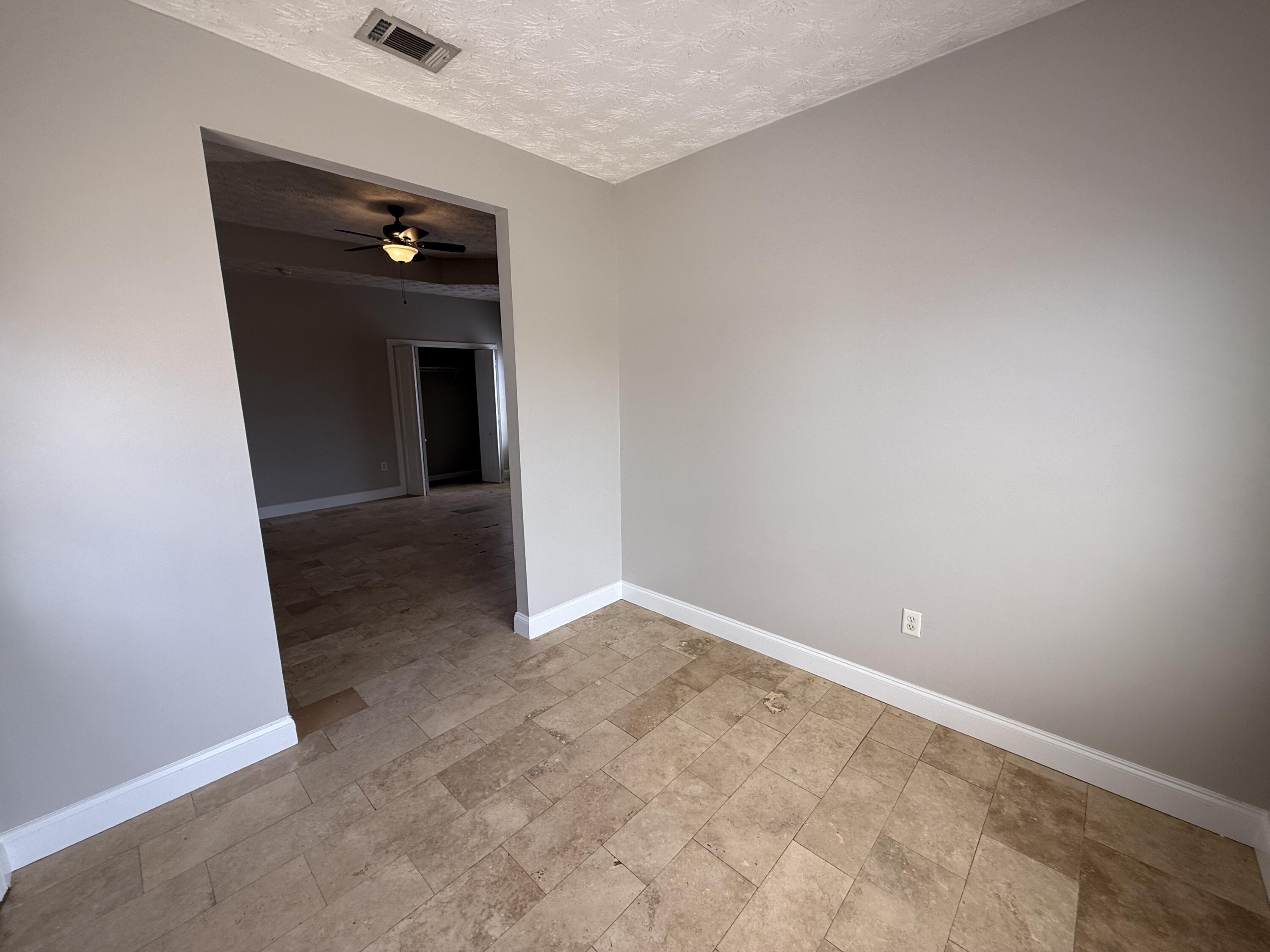 BRANDON OAKS 2ND ADD - Residential Lease