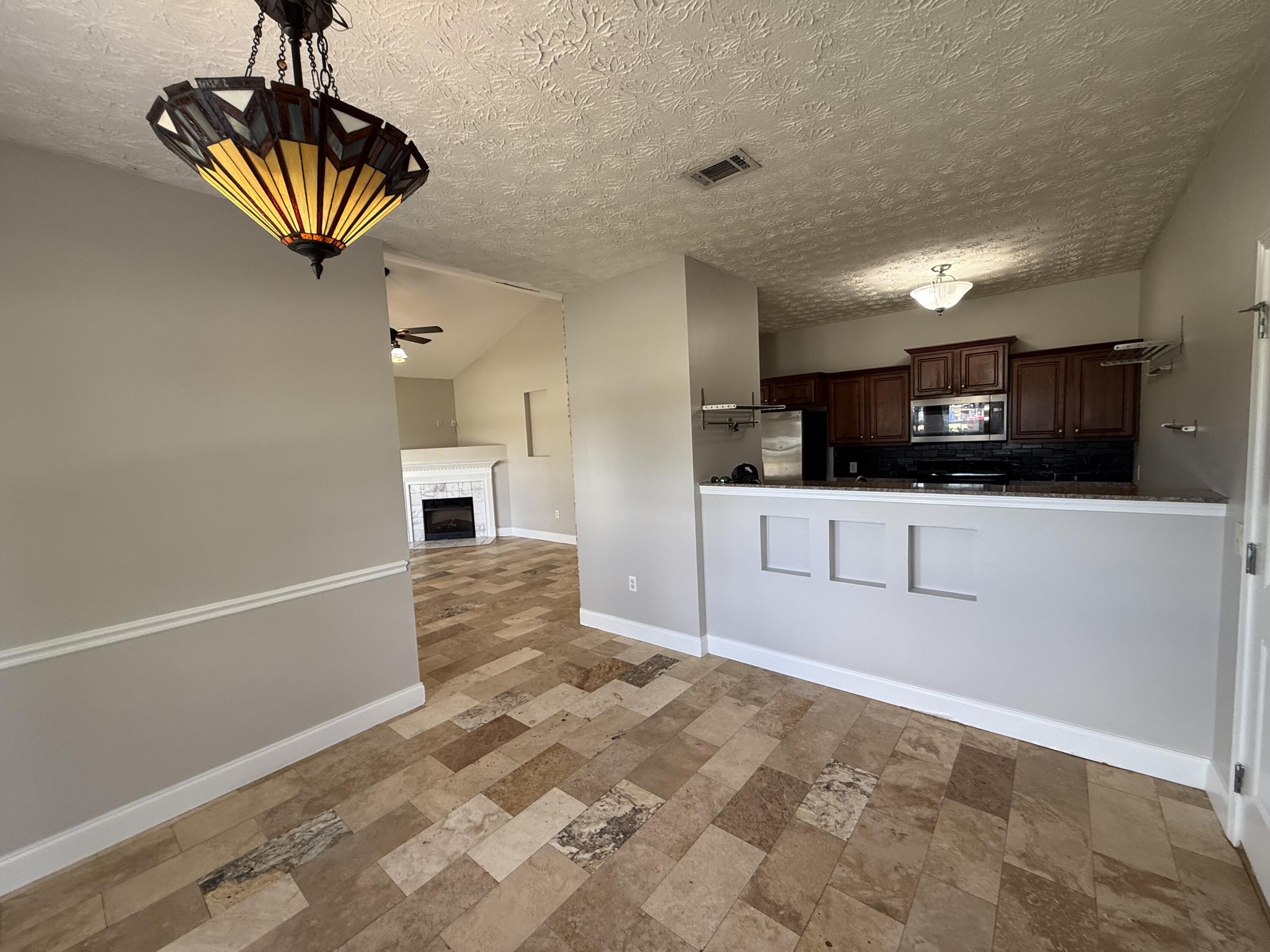 BRANDON OAKS 2ND ADD - Residential Lease